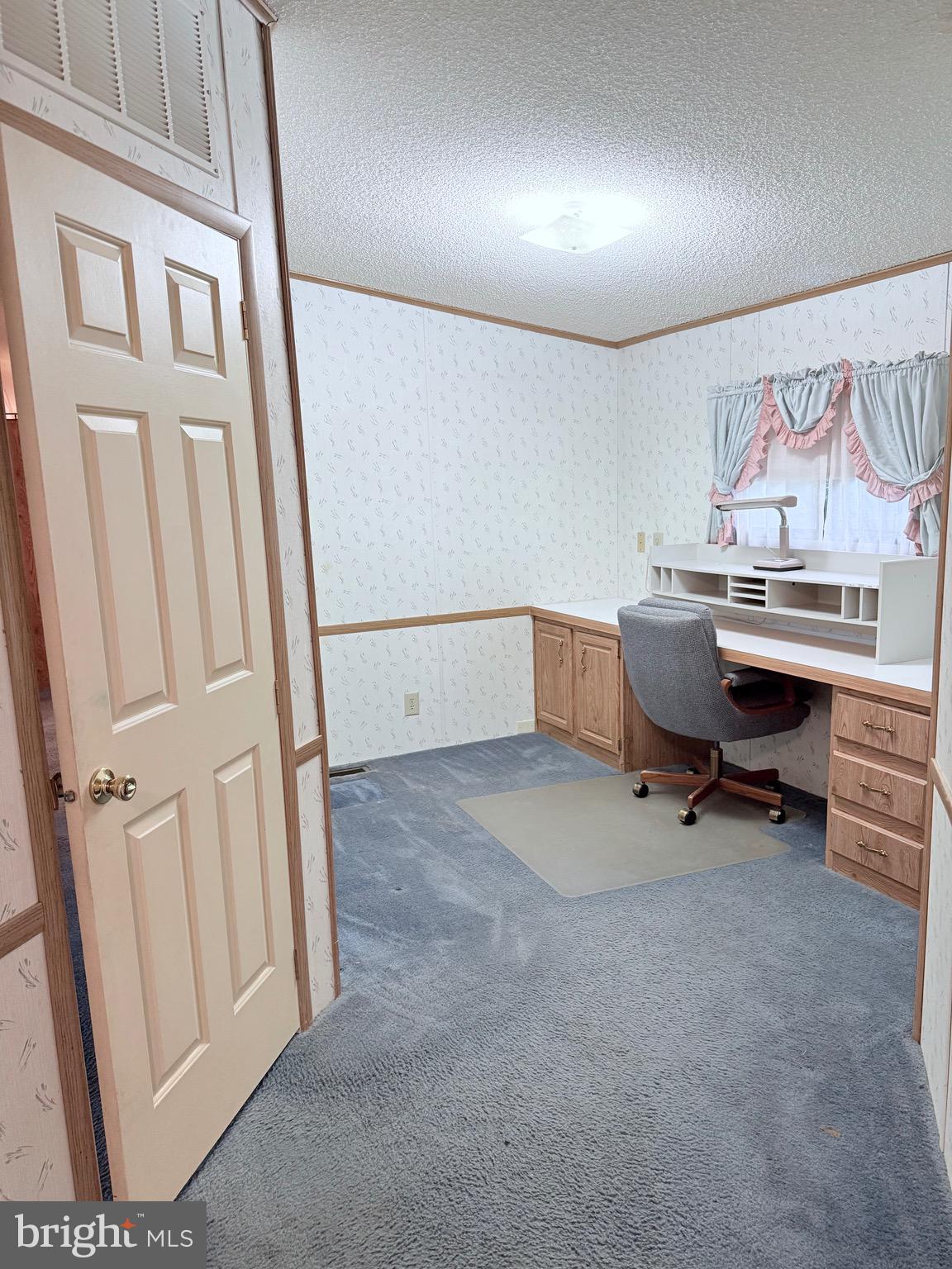 BUSH RIVER MANOR - Residential