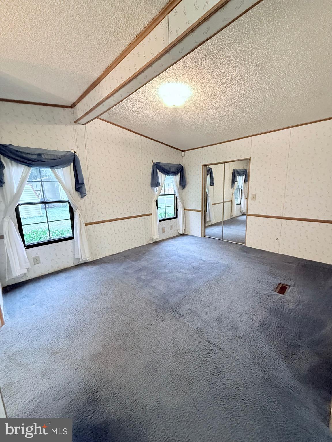 BUSH RIVER MANOR - Residential