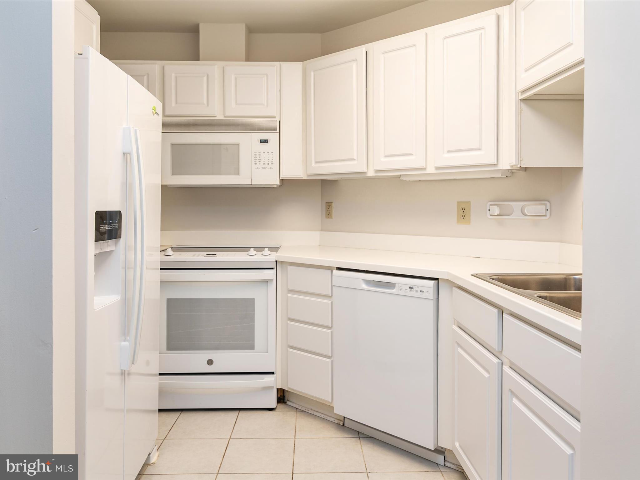 BAYWOODS OF ANNAPOLIS - Residential