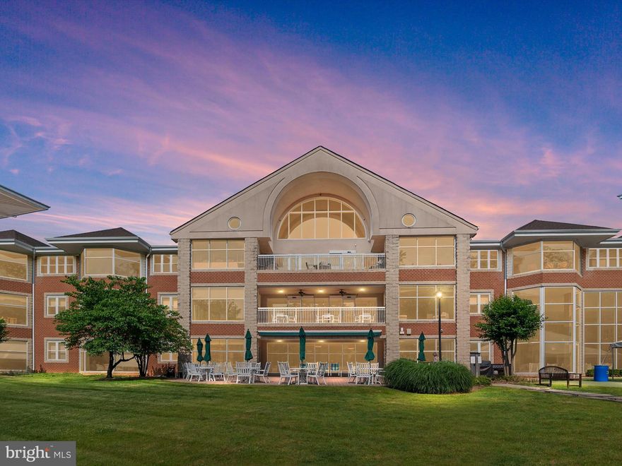 Gorgeous 1 bedroom, 1.5 bath condo on the second floor.  Freshly painted and new carpet have been installed.  This is one MOVE IN READY.  Enjoy all the ammenities that Baywoods has to offer and enjoy being directly on the Chesapeake Bay.  Luxury and convenience at it's finest.