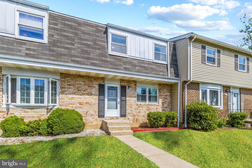 Welcome Home!  3 bedroom, 1 Full and 1/2 bath Elvaton townhome. This home offers new paint and carpet throughout.  Large living/dinning room combination and a large eat-in kitchen  updated kitchen.  Fully finished basement and fenced back yard with patio.  Perfect starter home or investment property.