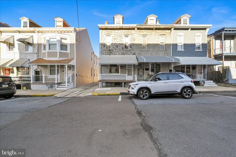 943 SPRUCE STREET READING PA 19602