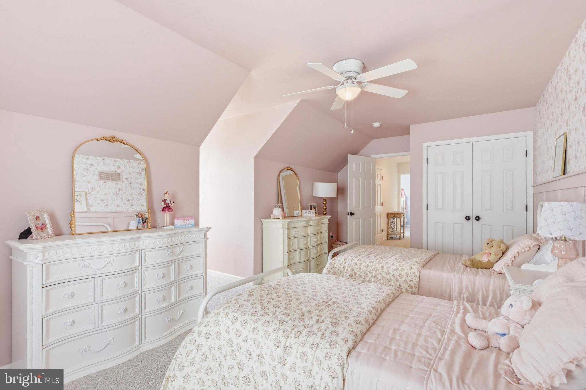 PINE VIEW ESTATES - Residential