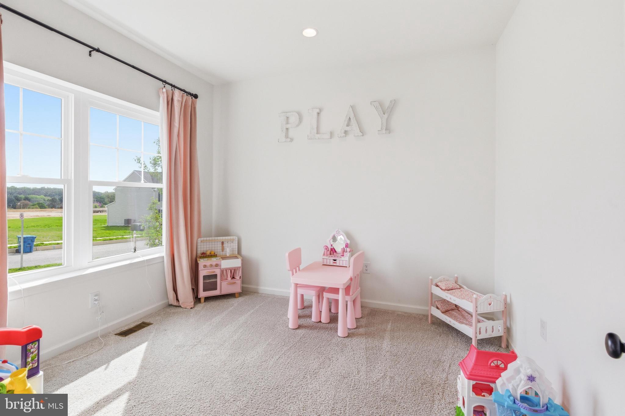 PINE VIEW ESTATES - Residential