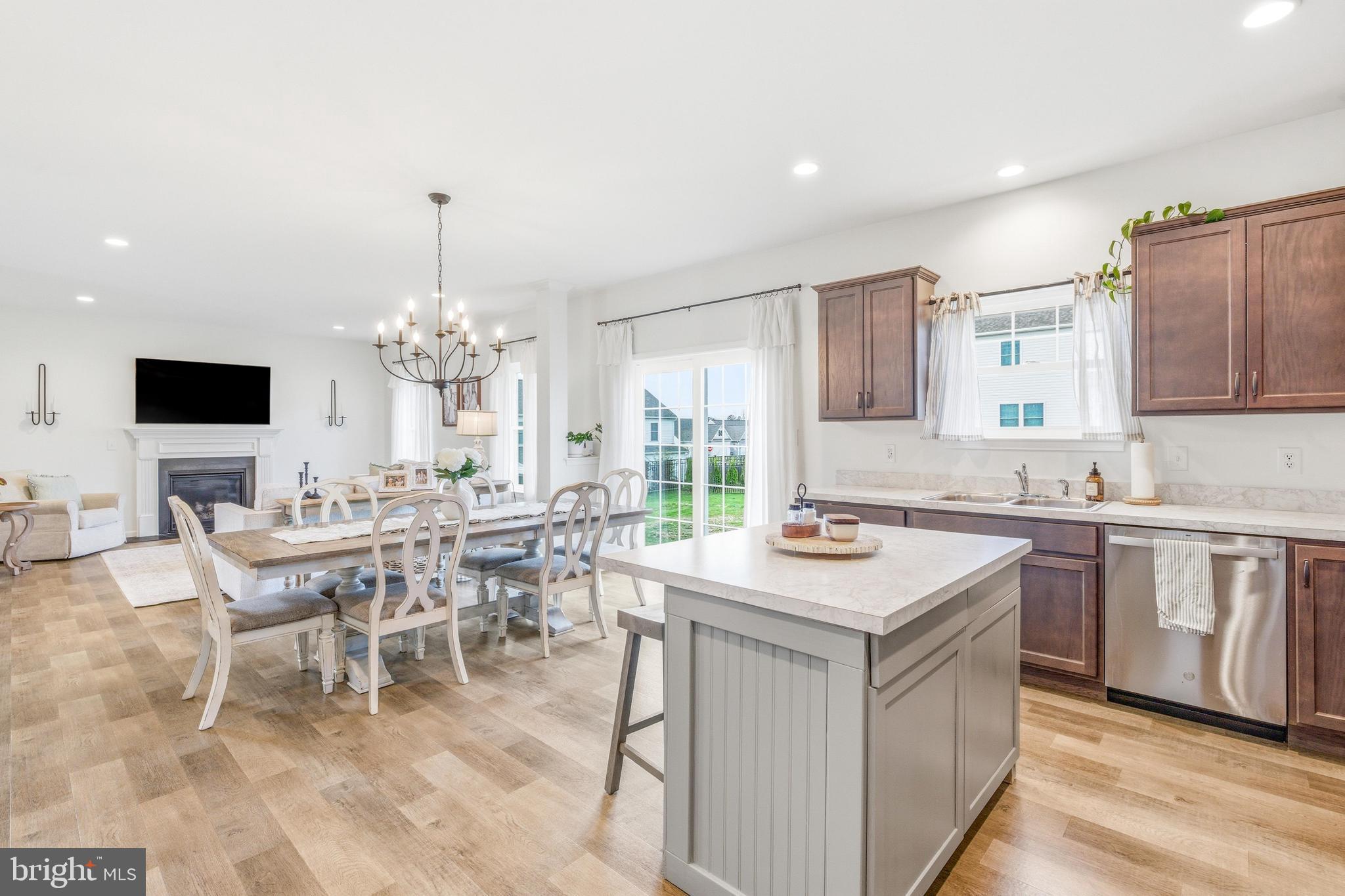 PINE VIEW ESTATES - Residential