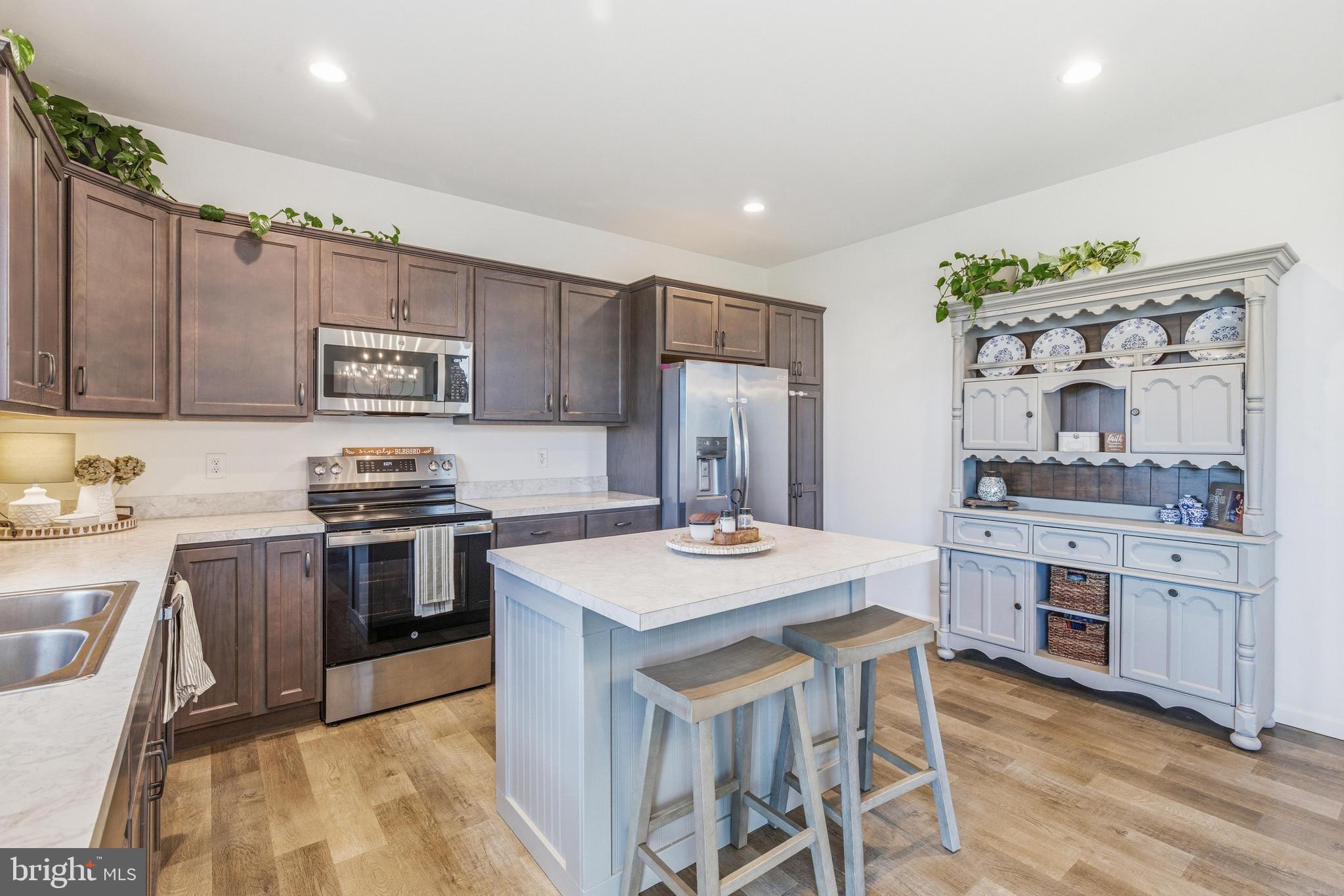 PINE VIEW ESTATES - Residential