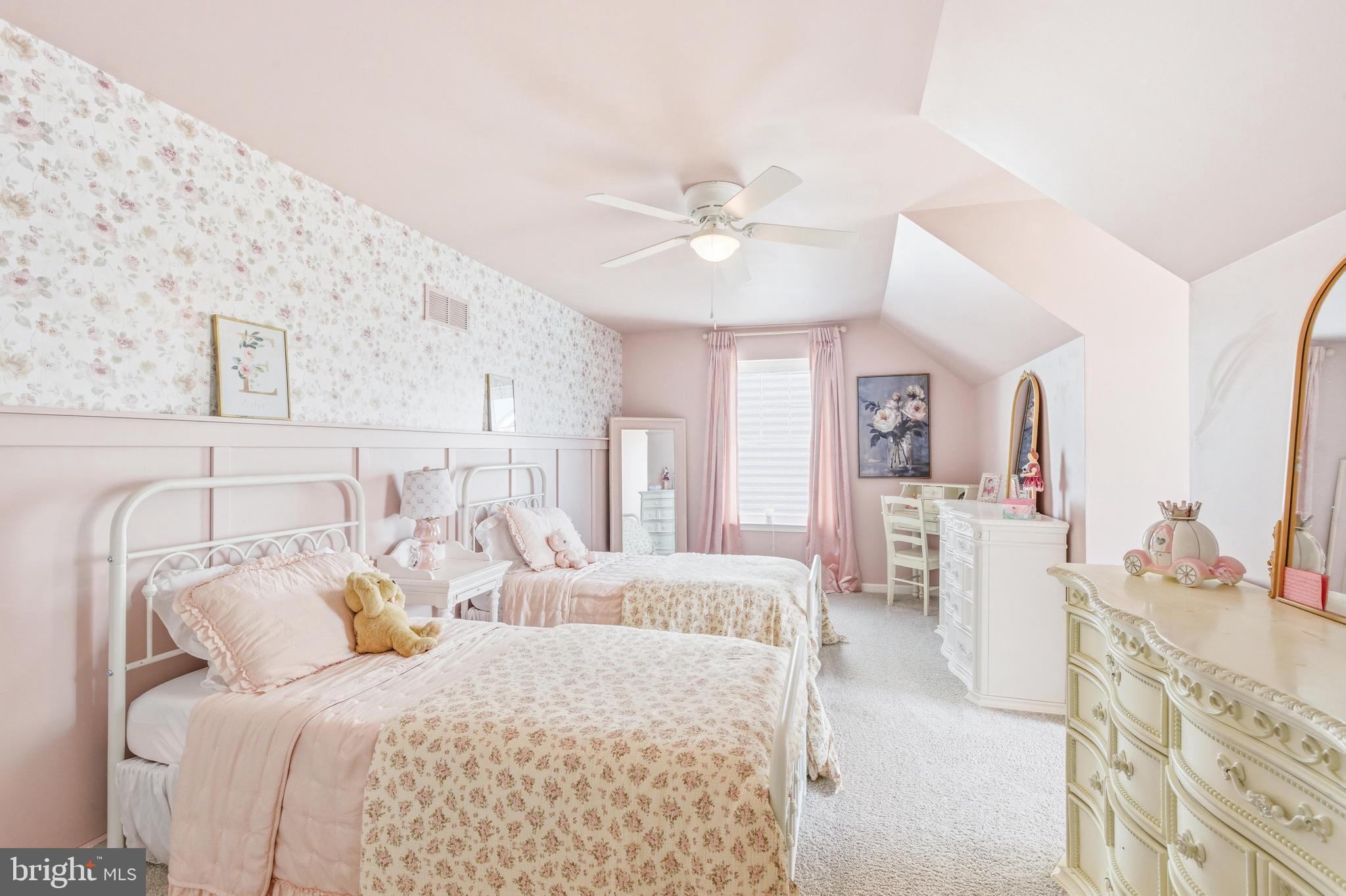 PINE VIEW ESTATES - Residential