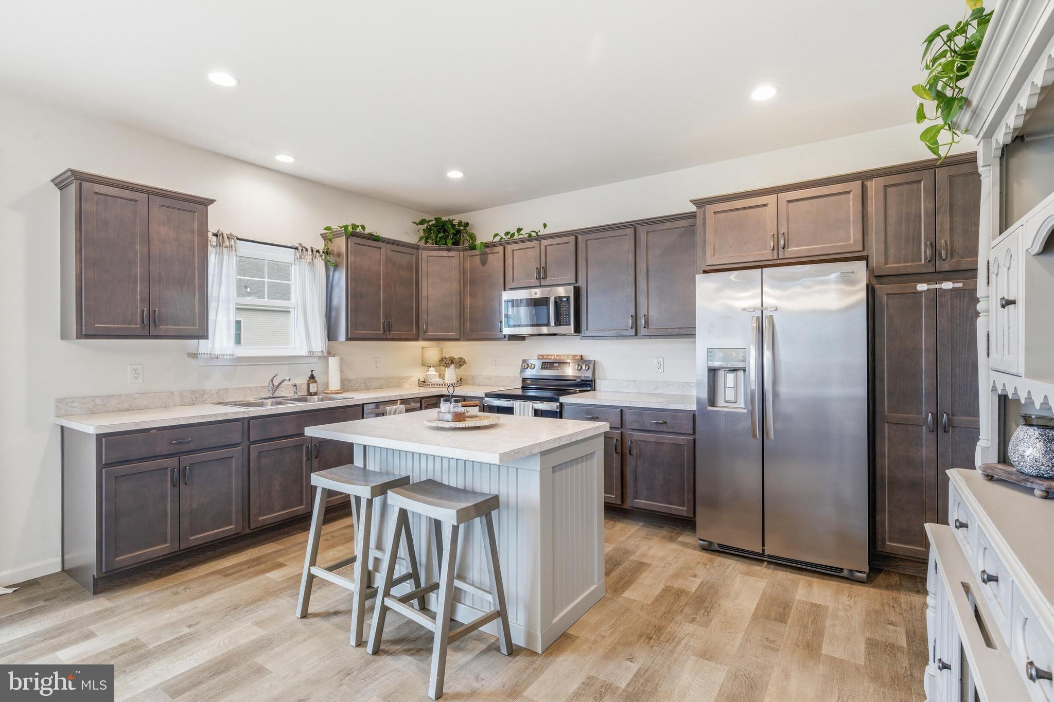 PINE VIEW ESTATES - Residential