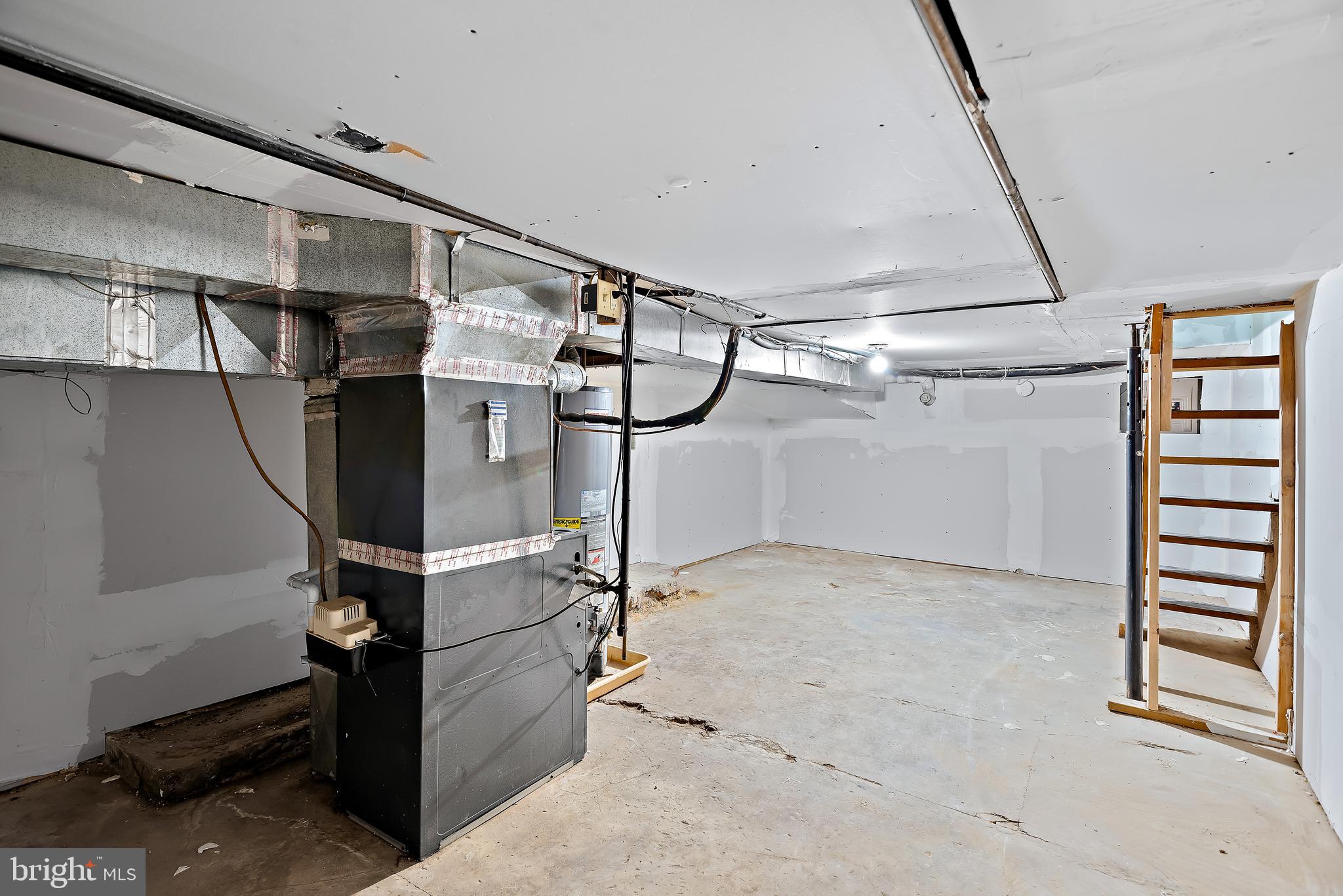 WASHINGTON VILLAGE - Residential