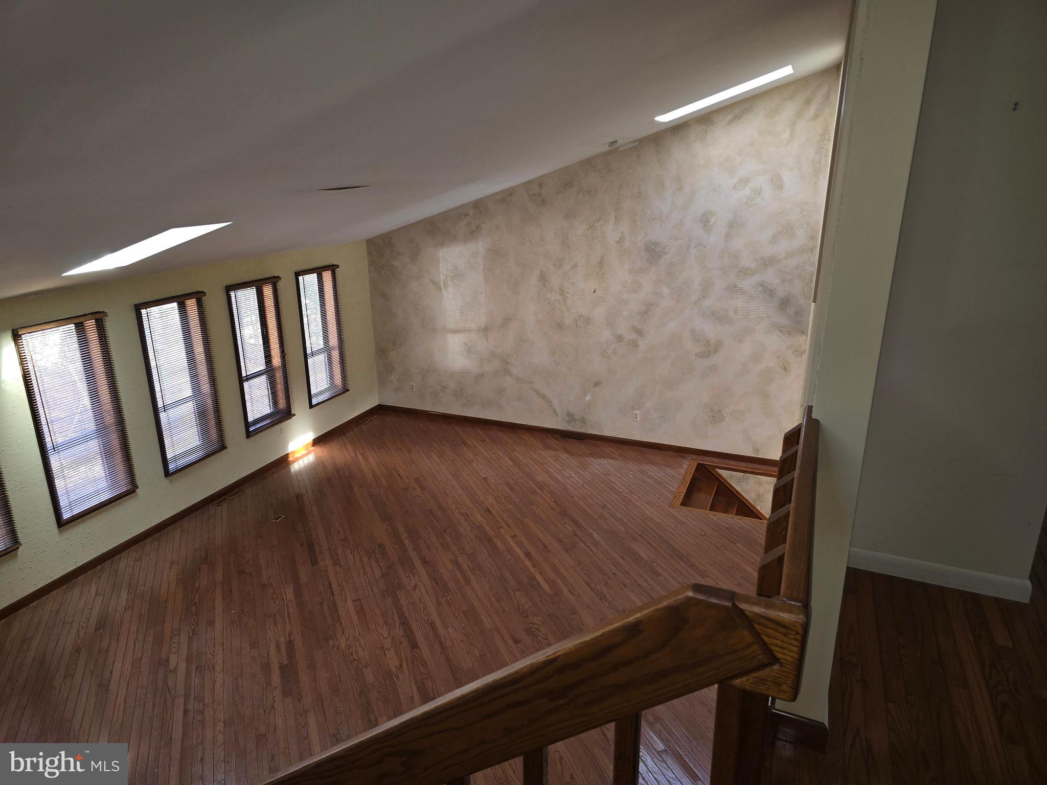 HARBOR OAKS - Residential