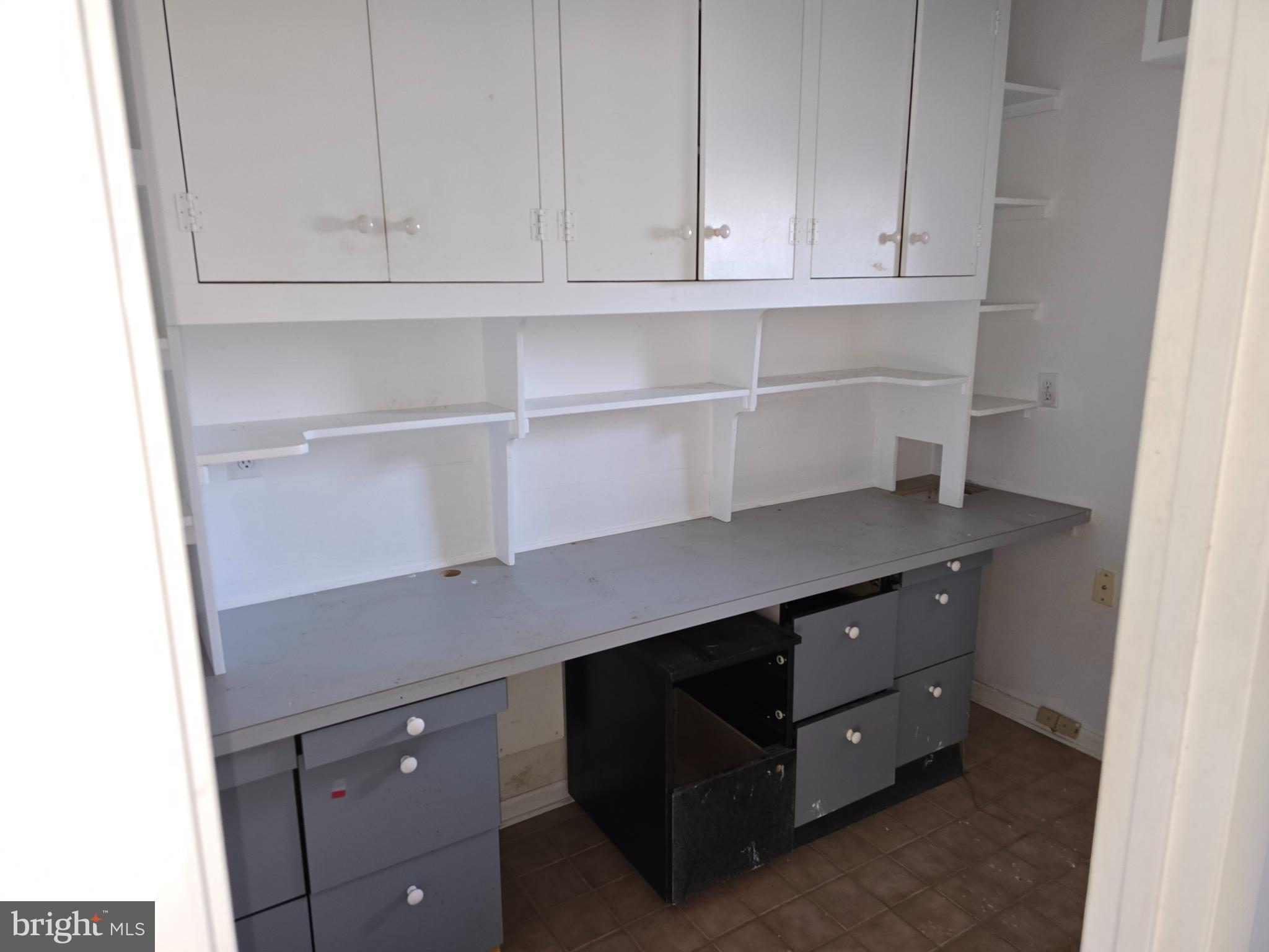 HARBOR OAKS - Residential