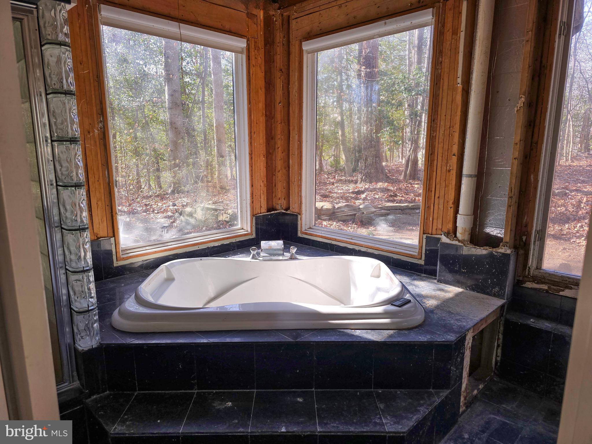 HARBOR OAKS - Residential