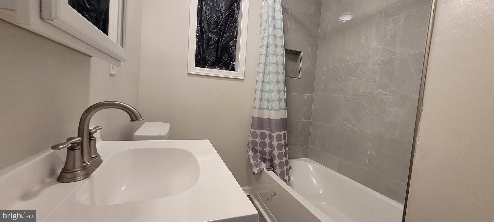 ELMWOOD PARK - Residential