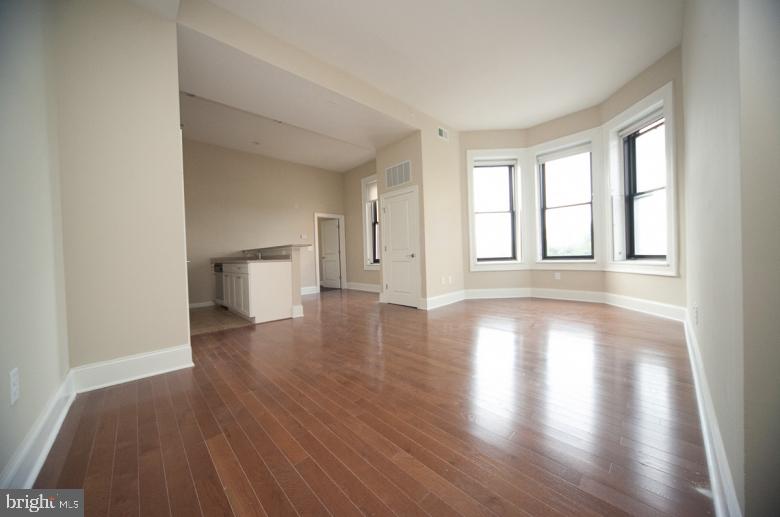 MOUNT VERNON PLACE HISTORIC DISTRICT - Residential Lease