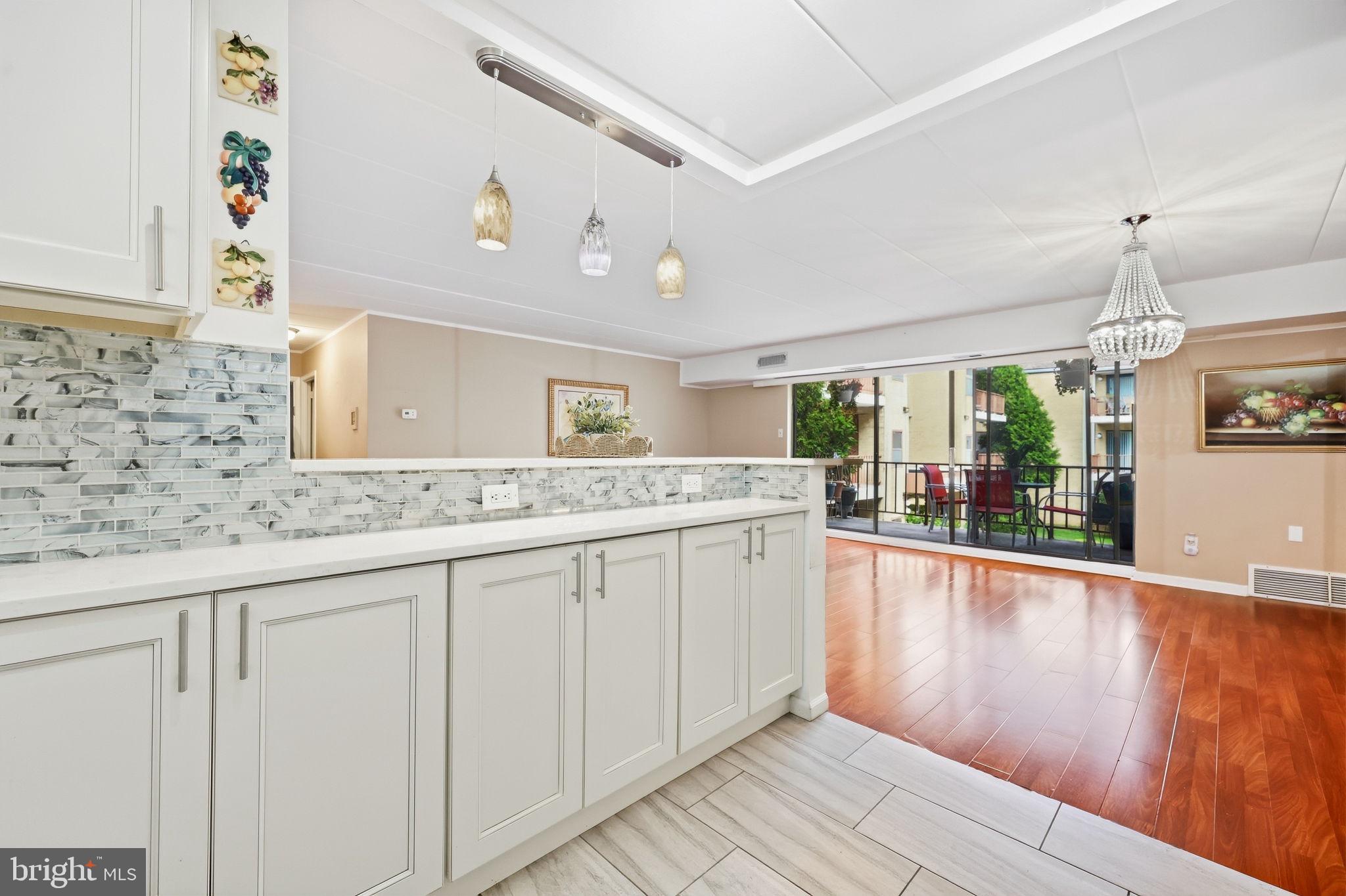 8920 KREWSTOWN ROAD 215