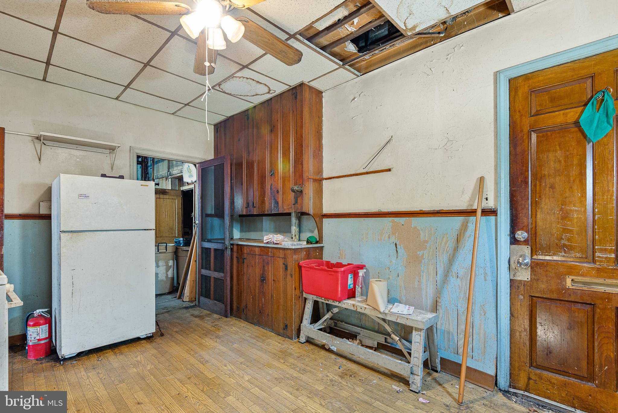 9 E 44TH STREET