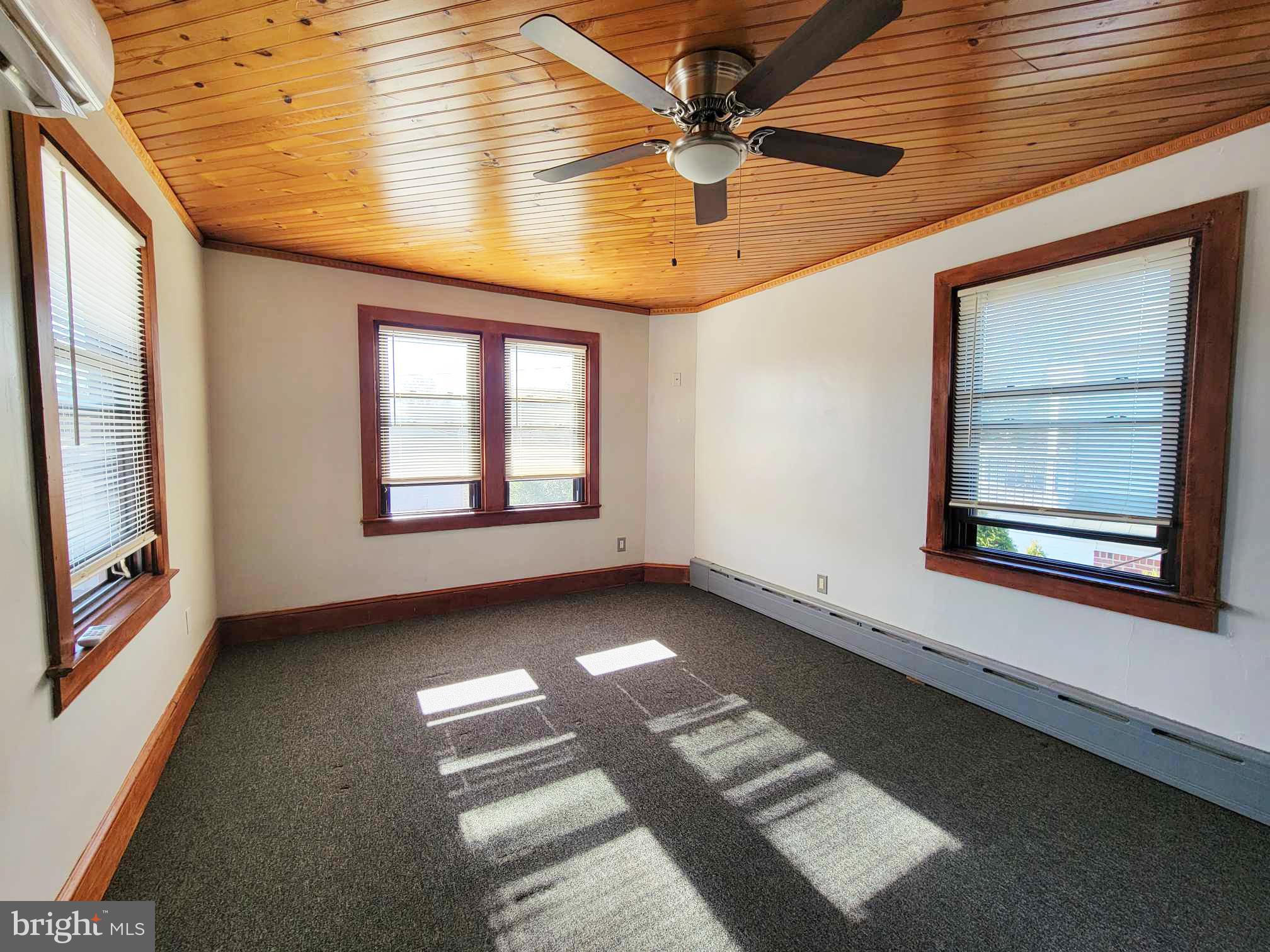 RIDLEY PARK - Residential Lease