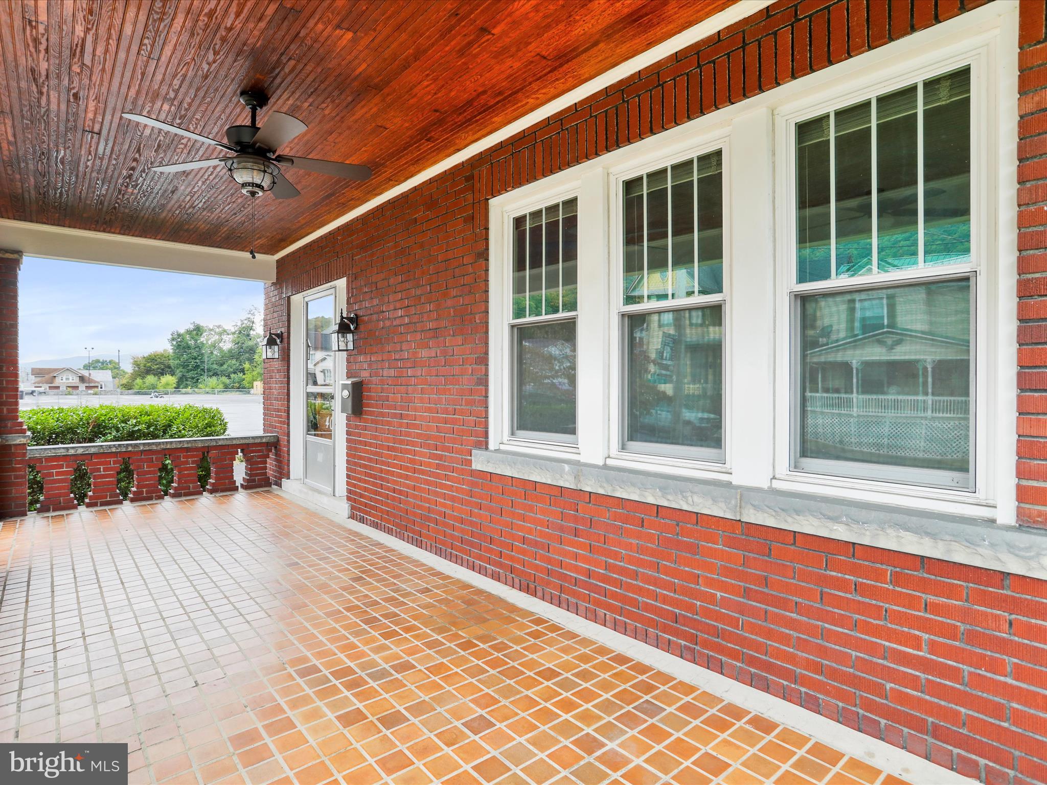 DOWN TOWN - Residential