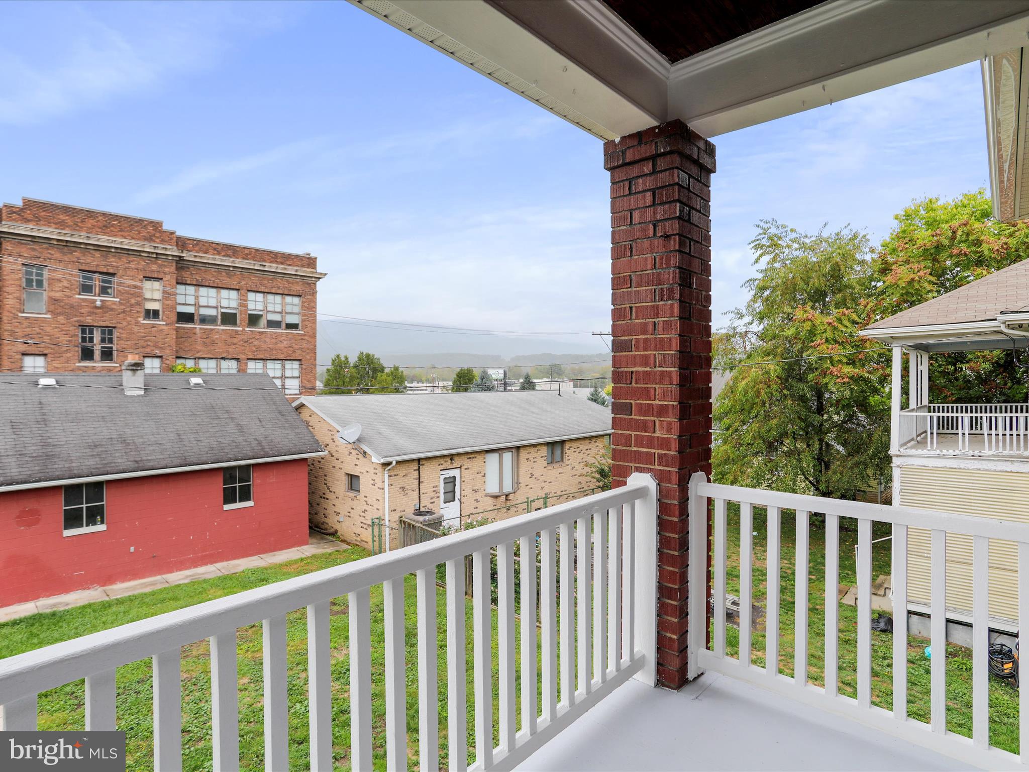 DOWN TOWN - Residential