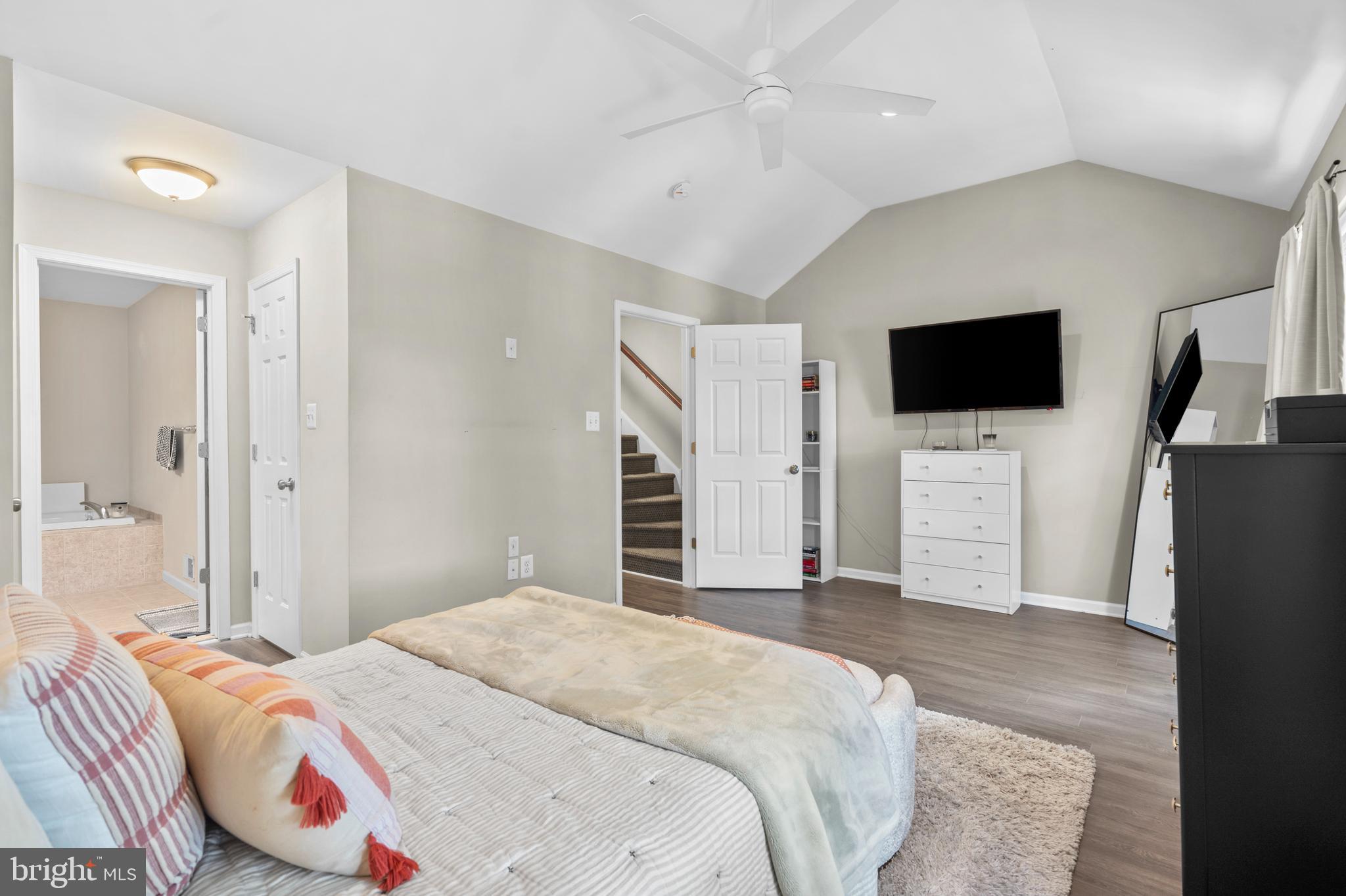 SHANNONS WAY - Residential
