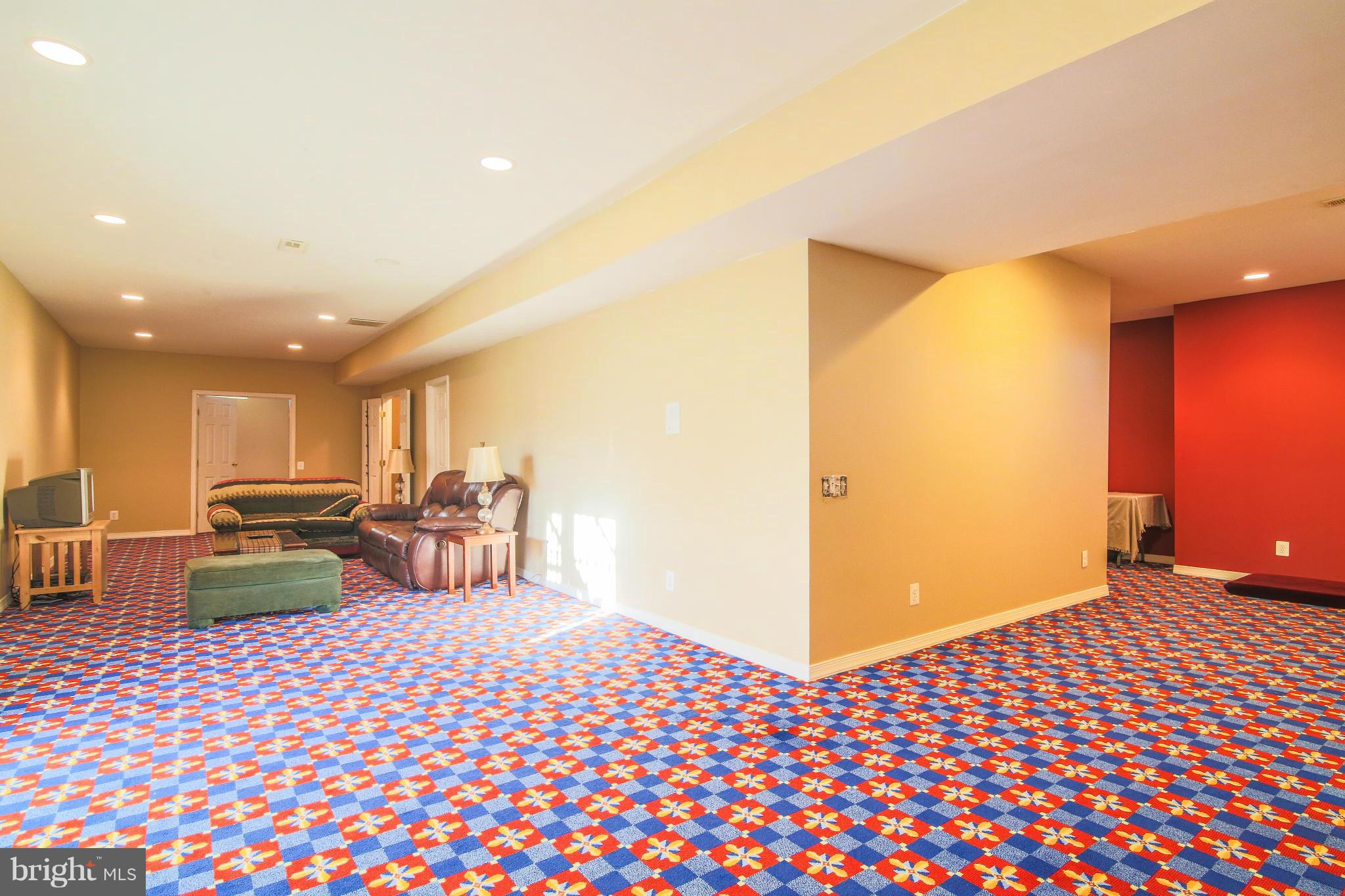 LAUREL HILL LANDBAY - Residential