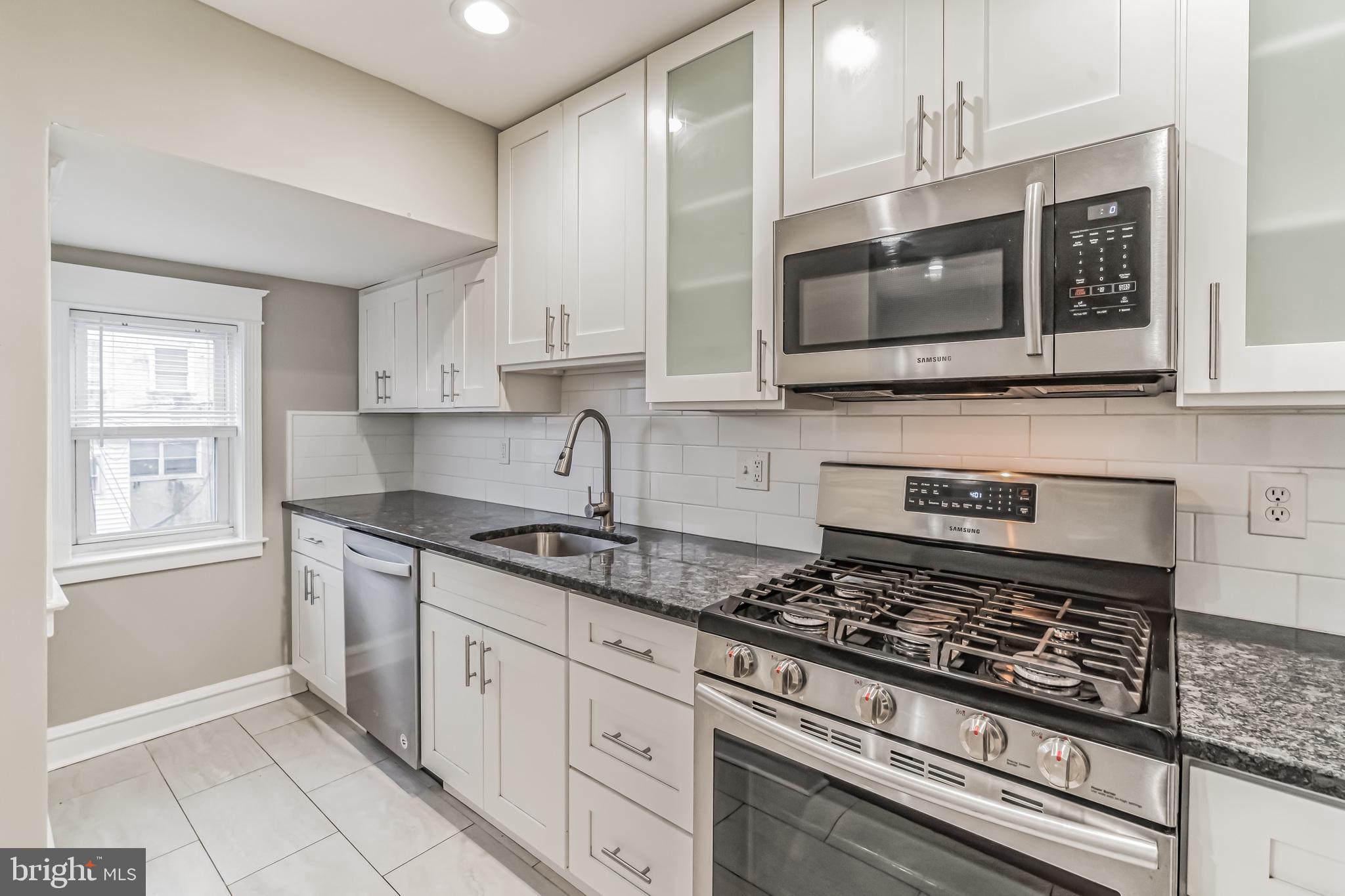 EAST FALLS - Residential Lease