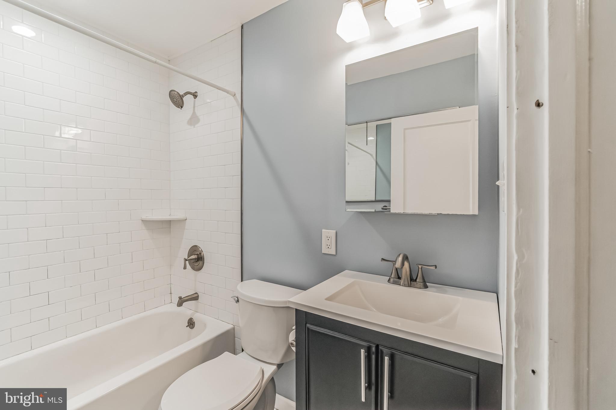 EAST FALLS - Residential Lease