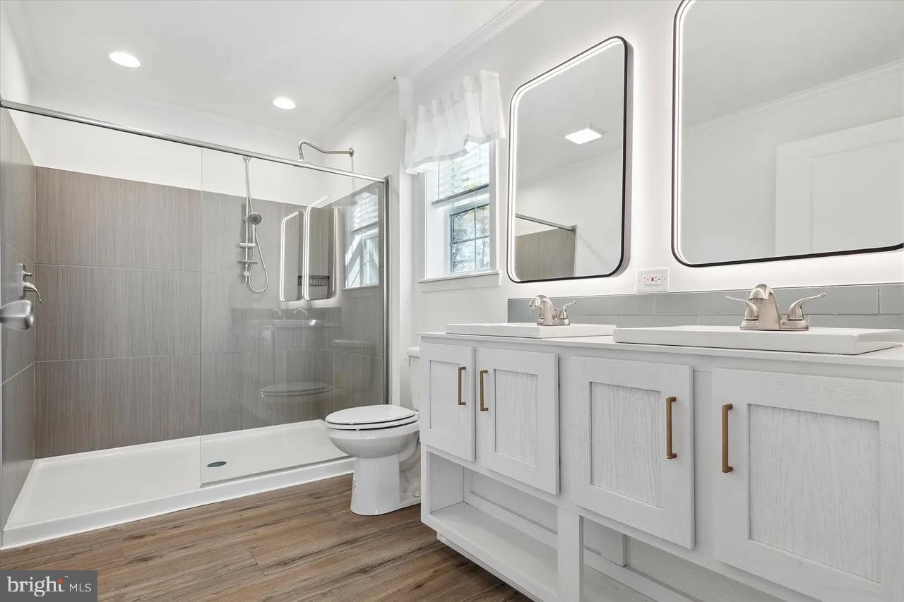 CINNAMON WOODS - Residential