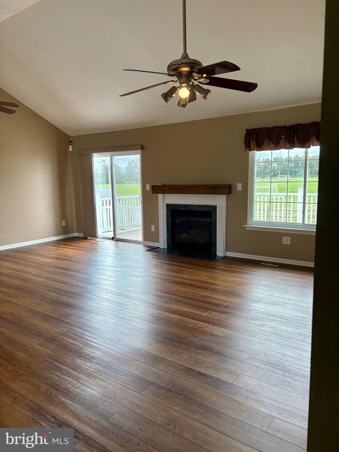 454 W HARVEST LANE