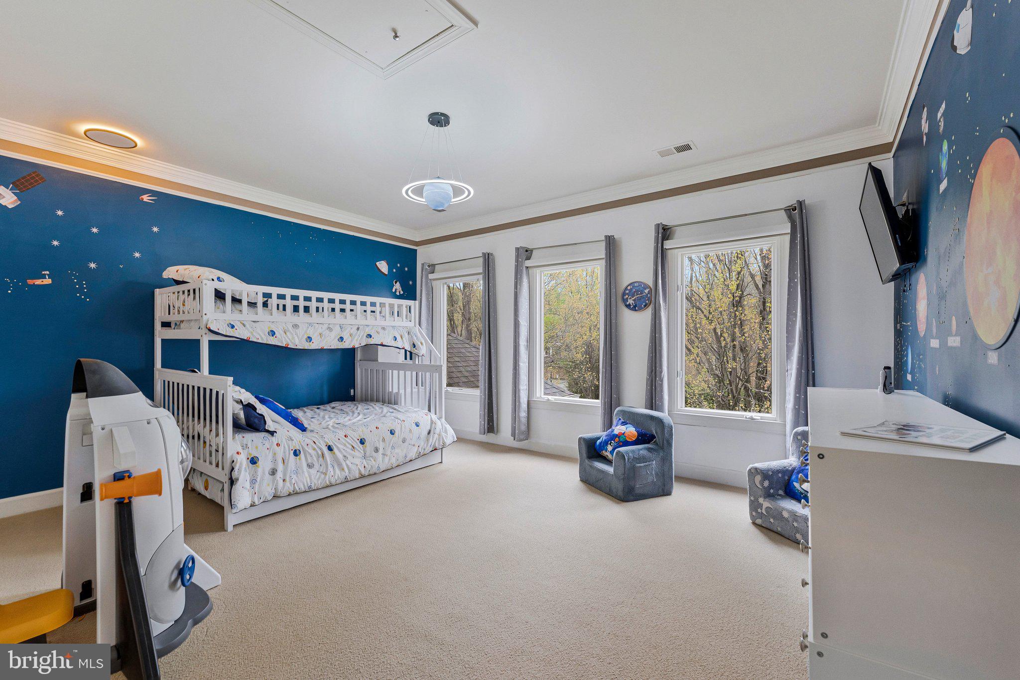 HUNTERS END - Residential