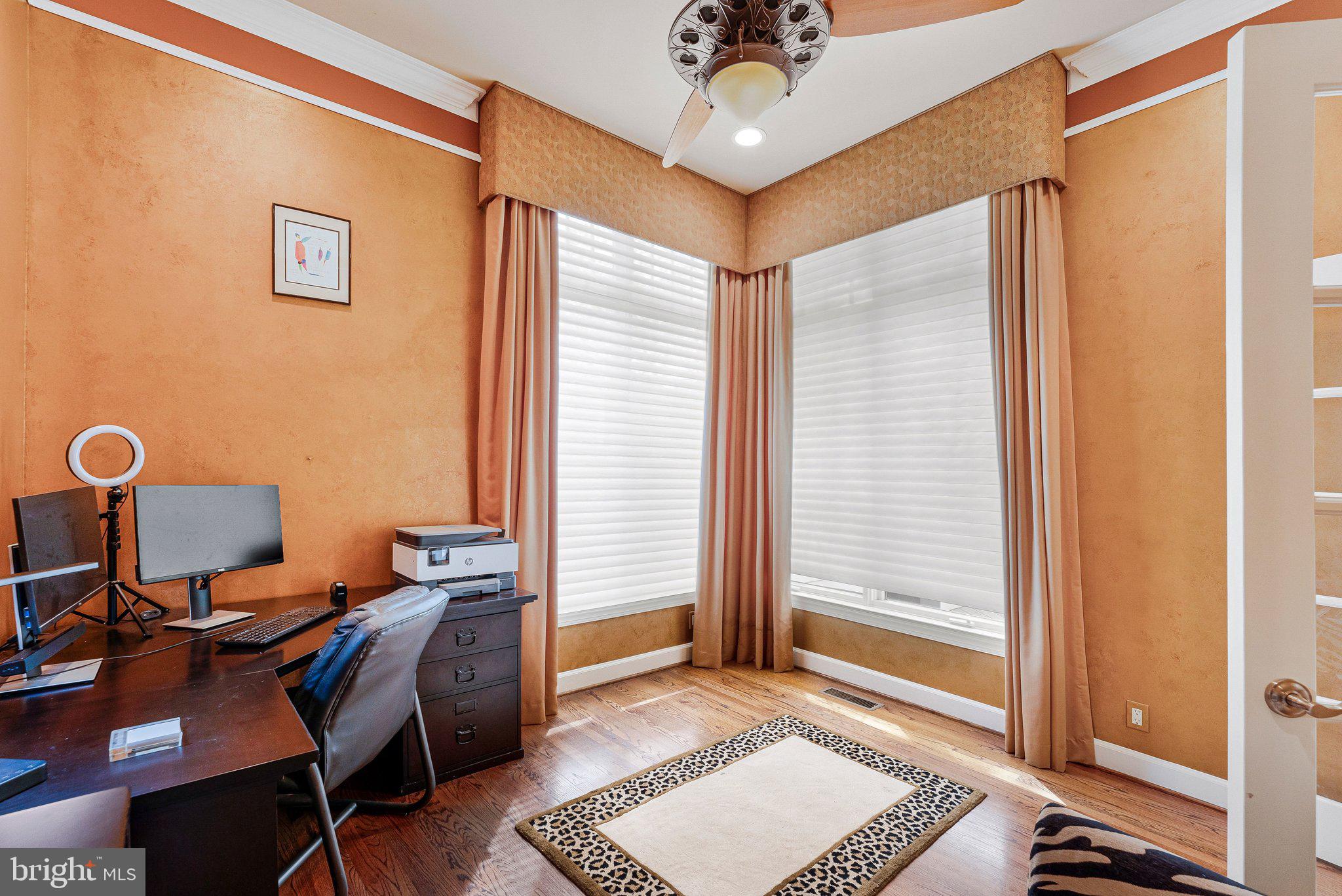 HUNTERS END - Residential