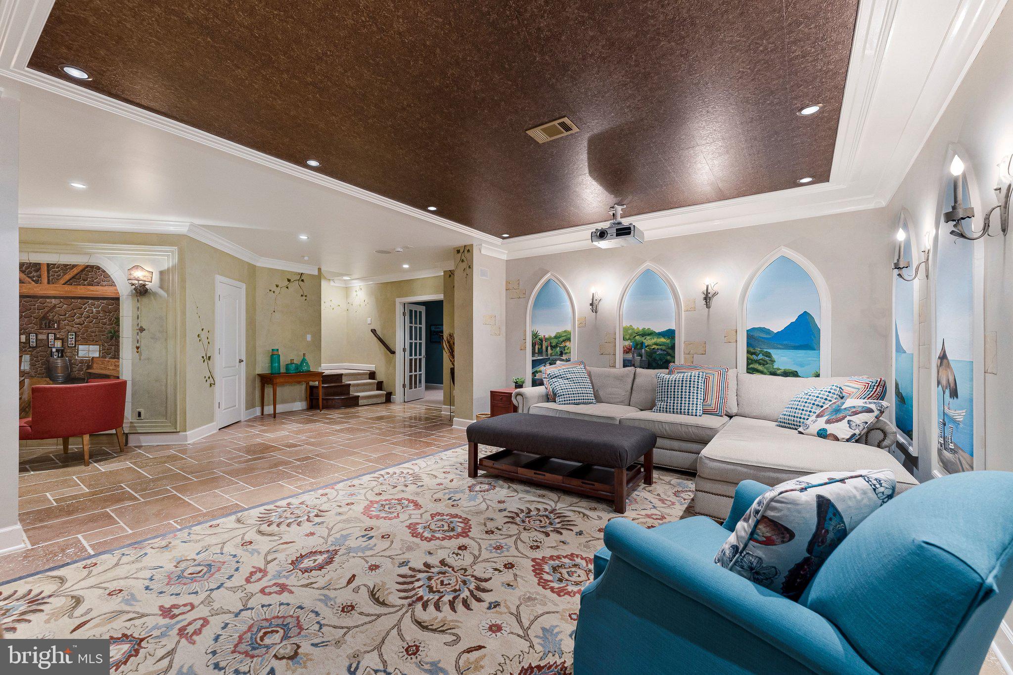 HUNTERS END - Residential