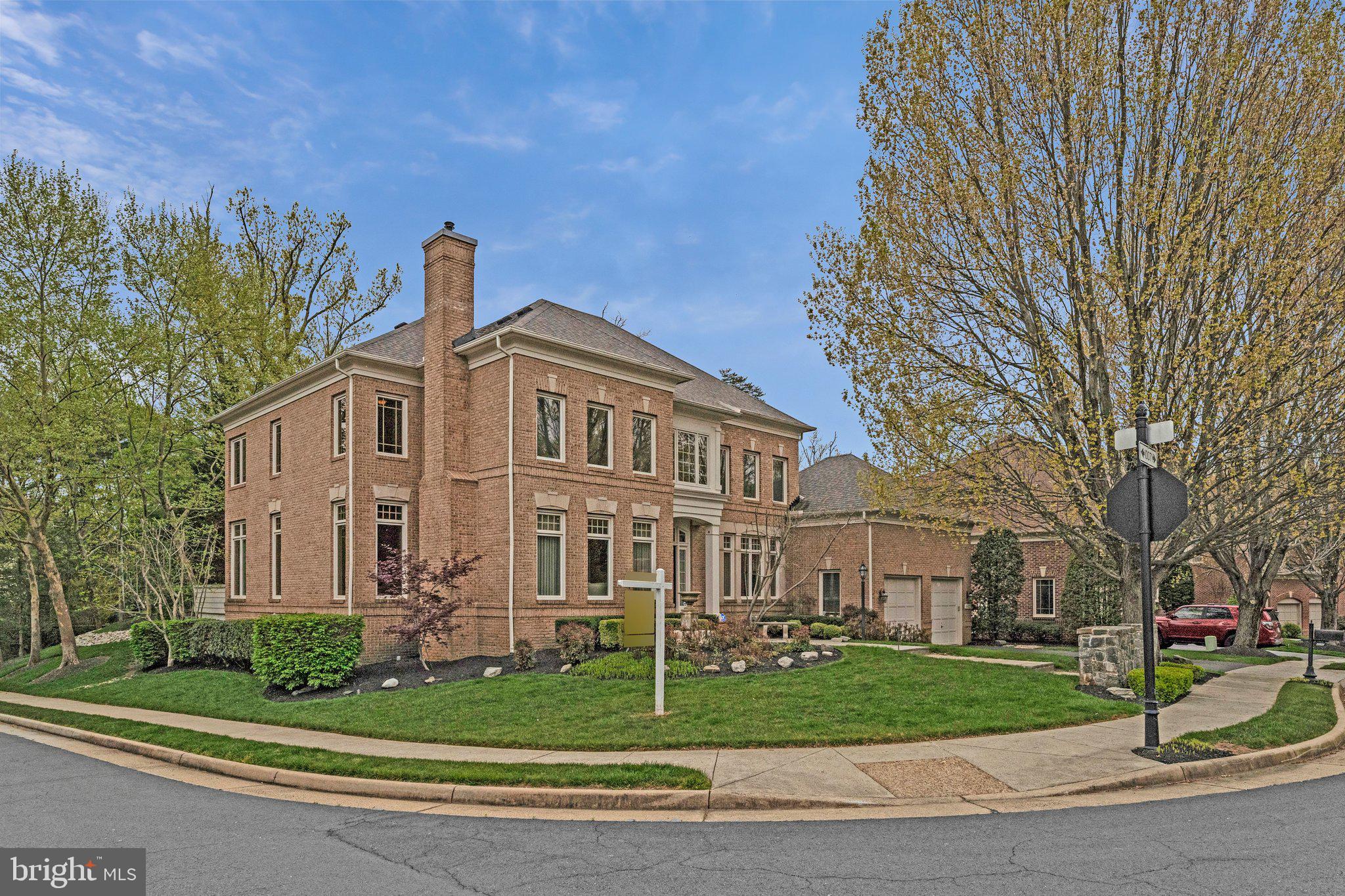 HUNTERS END - Residential