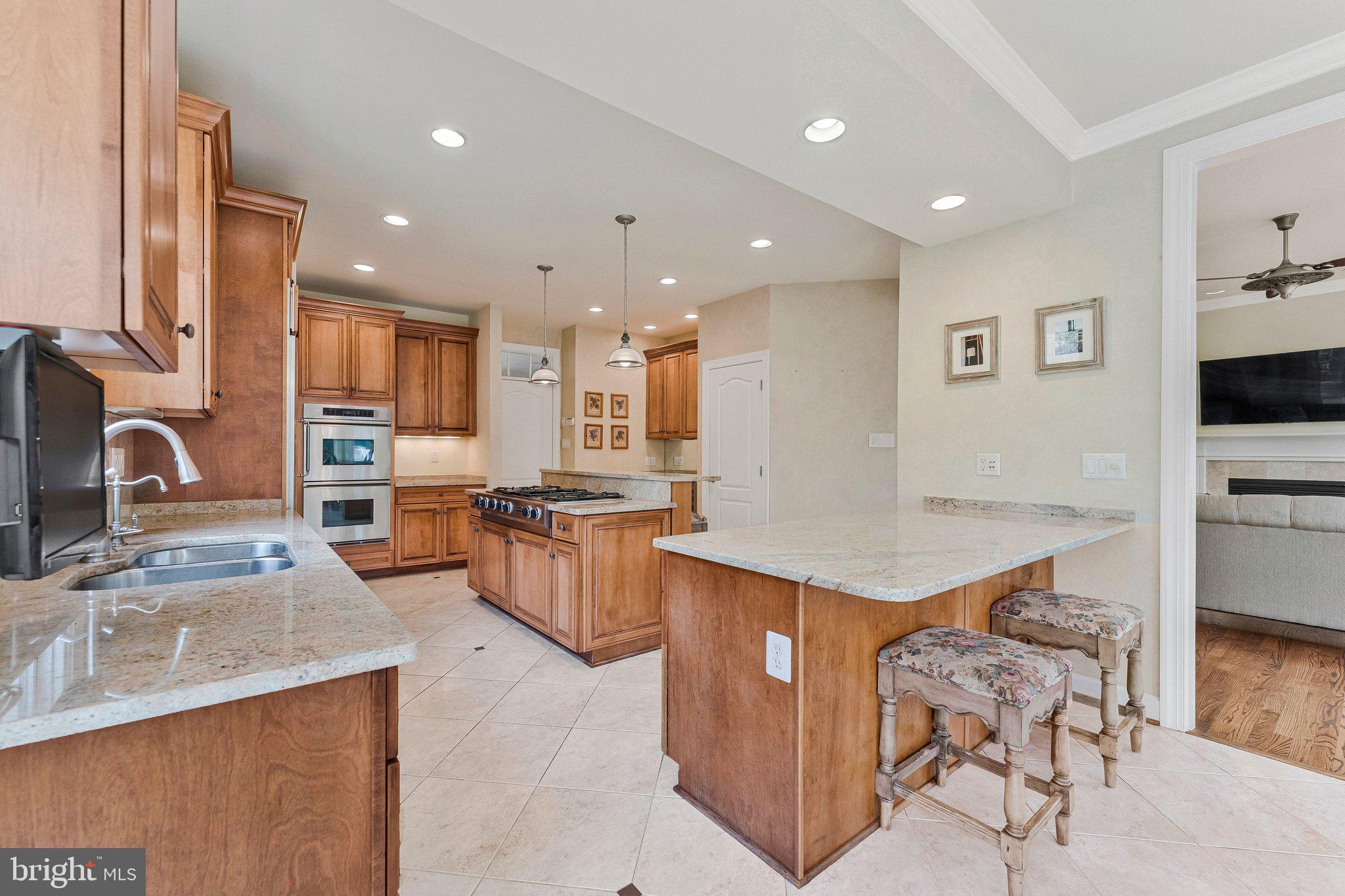 HUNTERS END - Residential