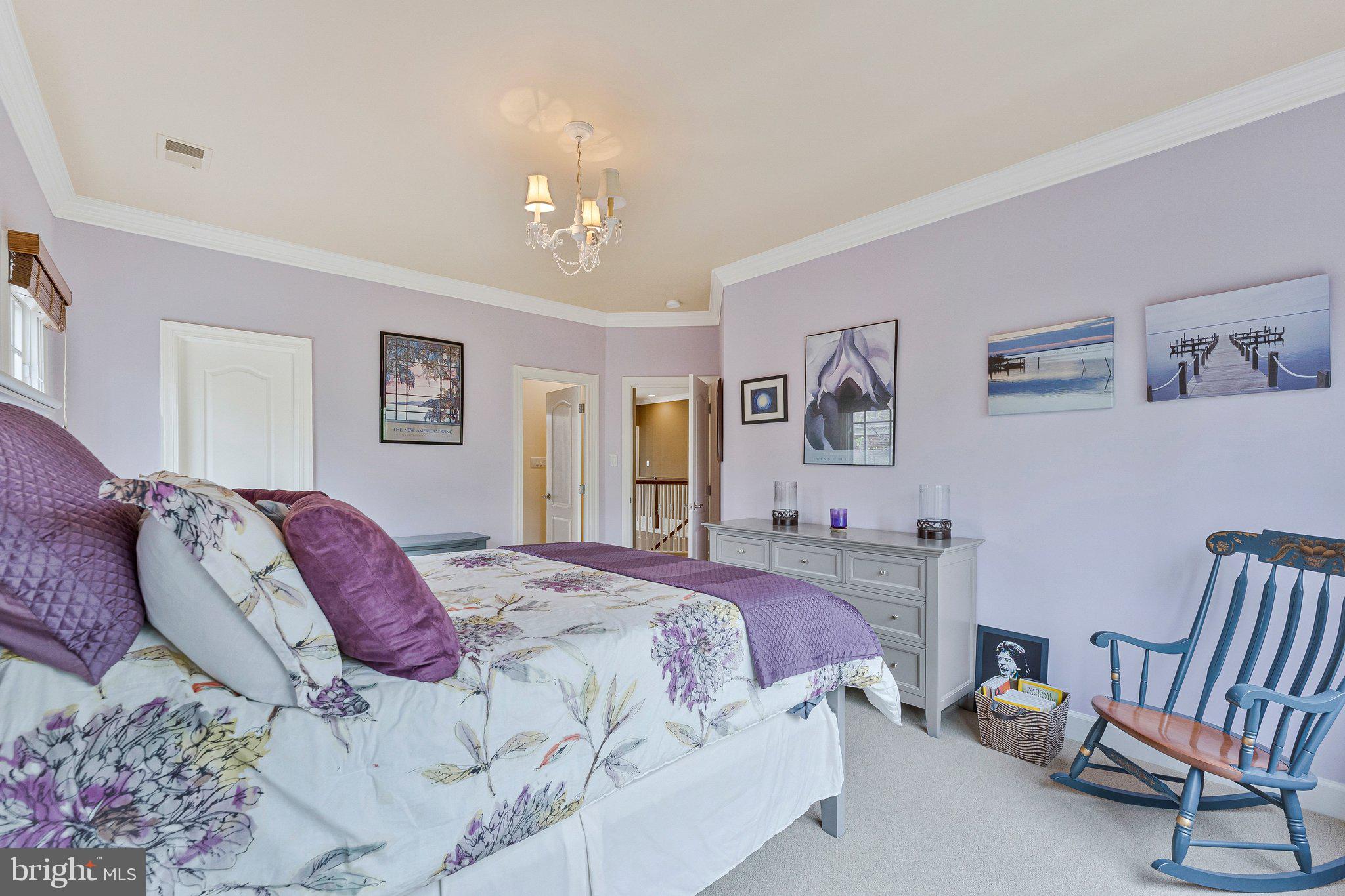 HUNTERS END - Residential