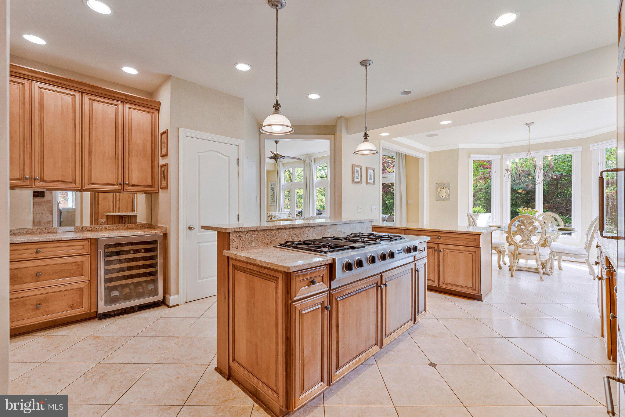 HUNTERS END - Residential