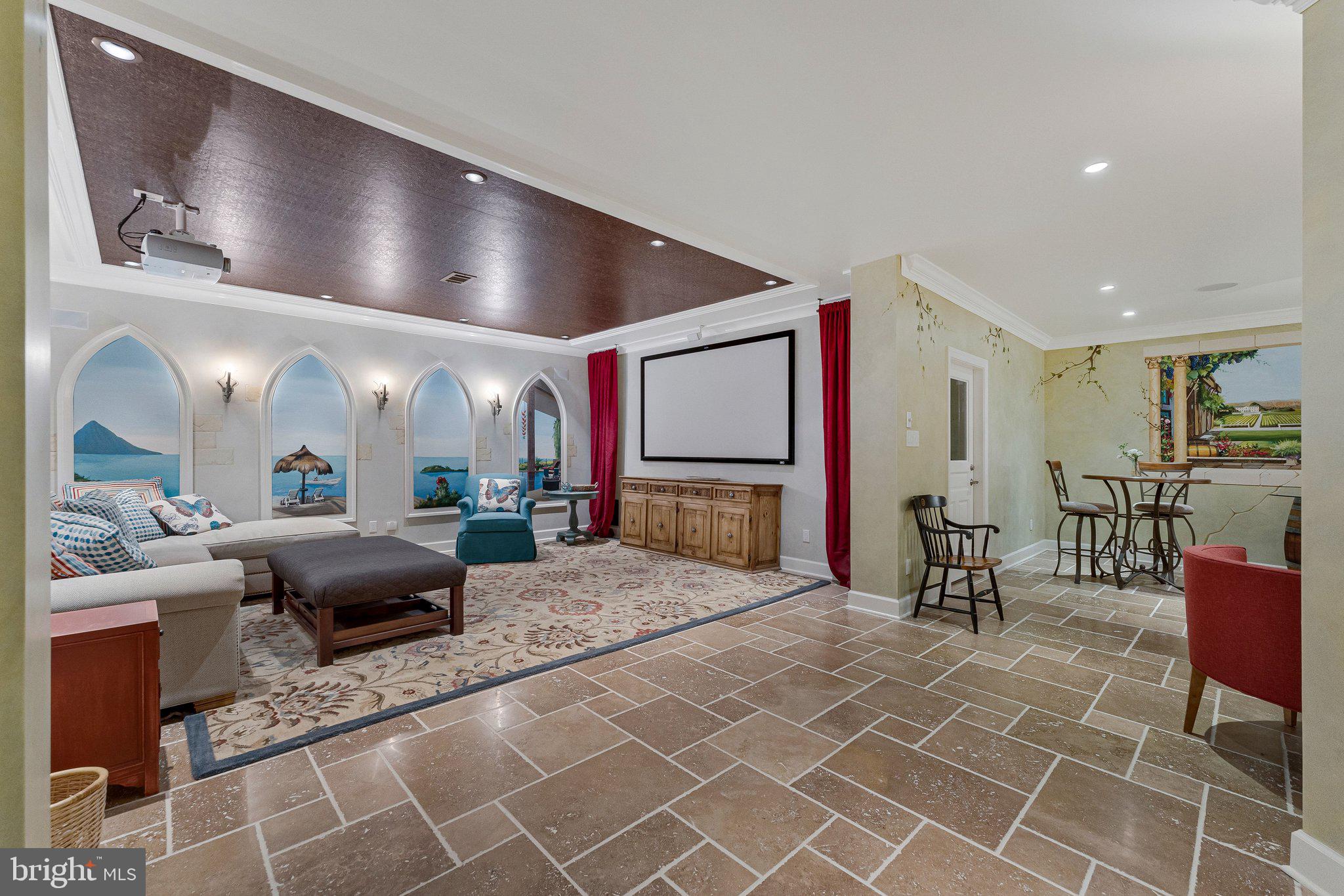 HUNTERS END - Residential