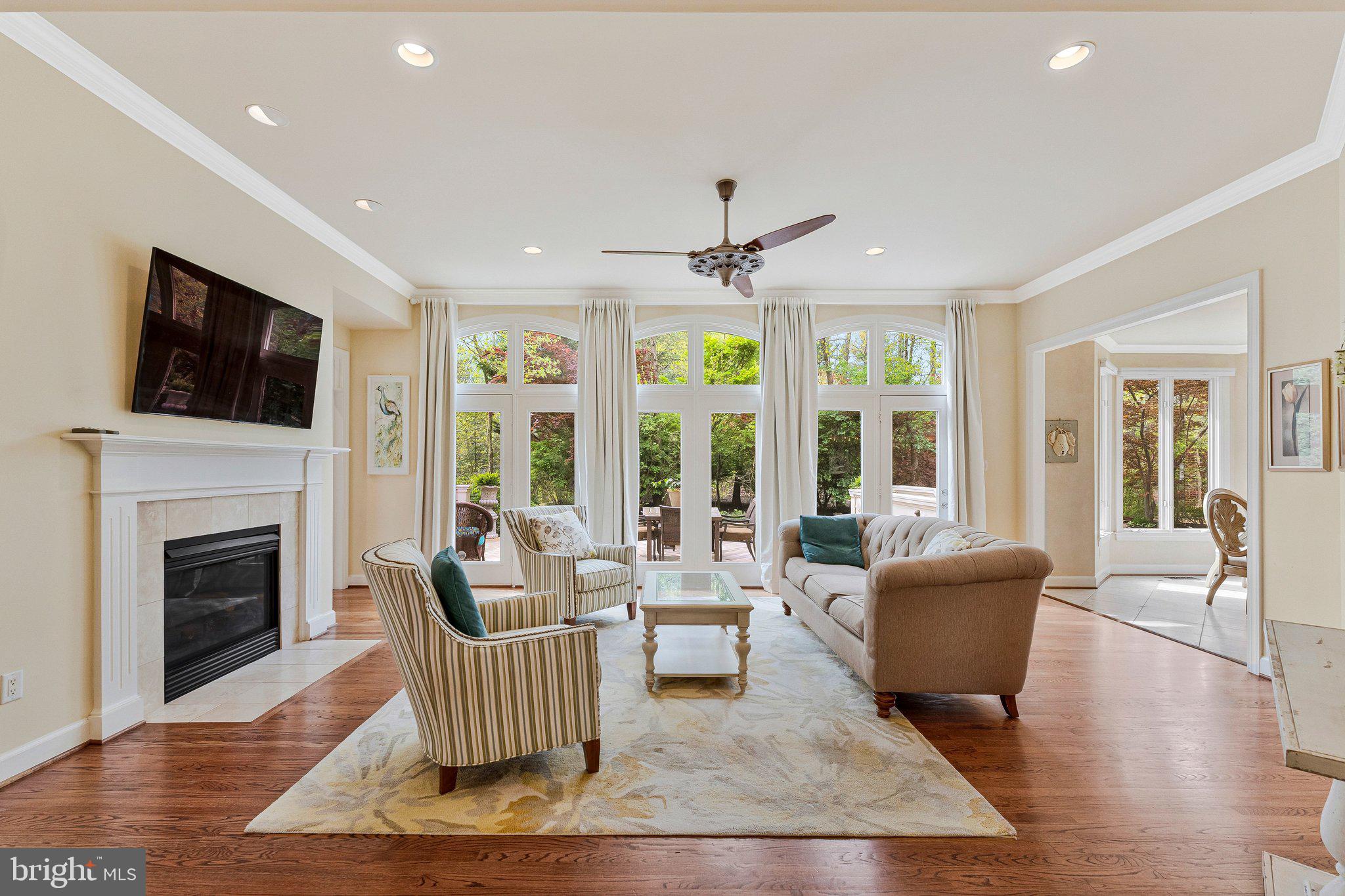 HUNTERS END - Residential