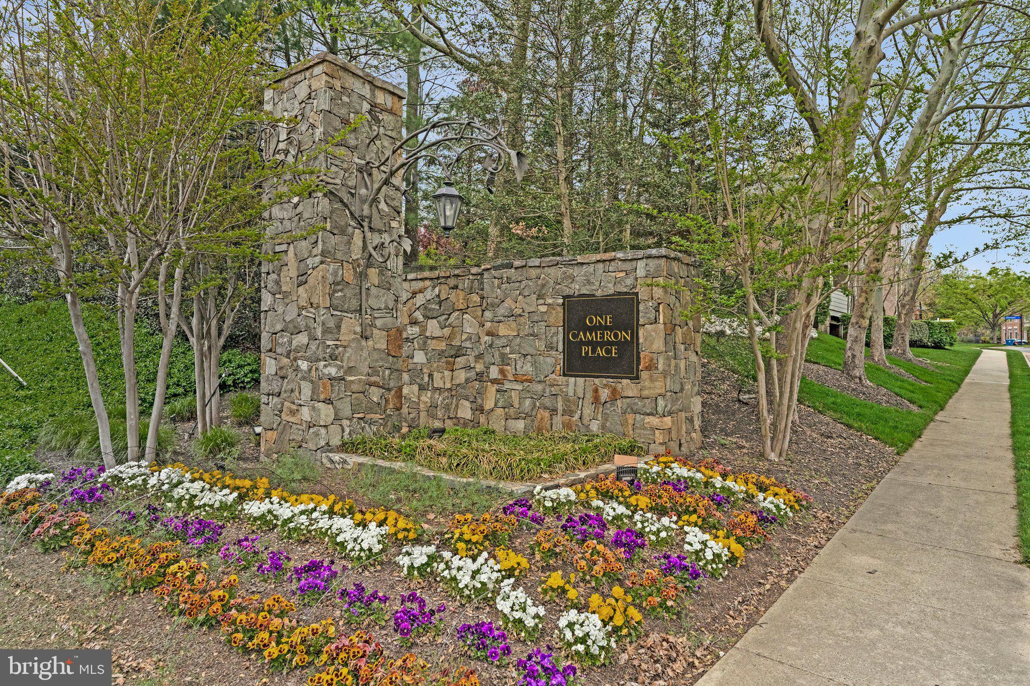 HUNTERS END - Residential