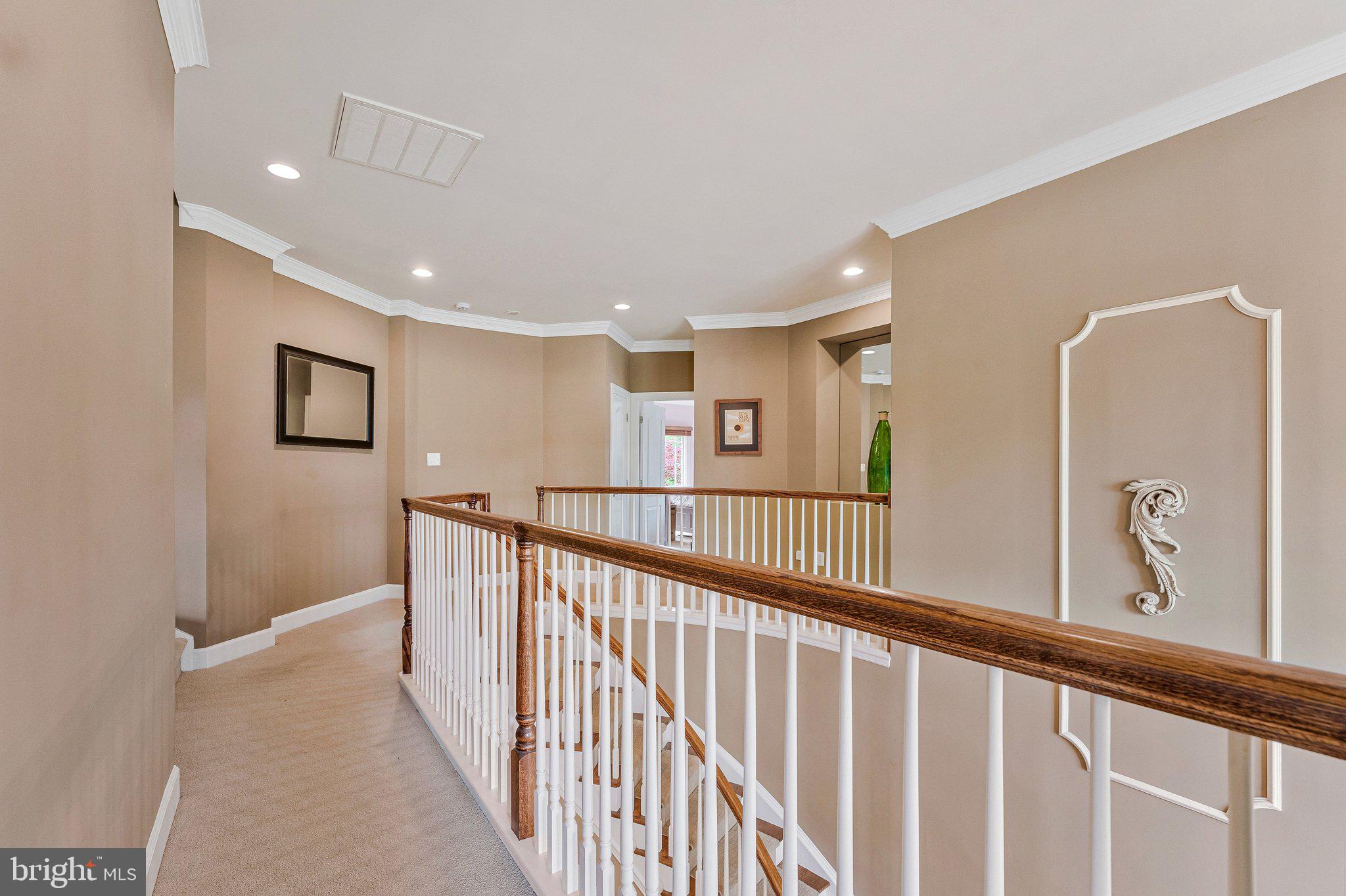 HUNTERS END - Residential