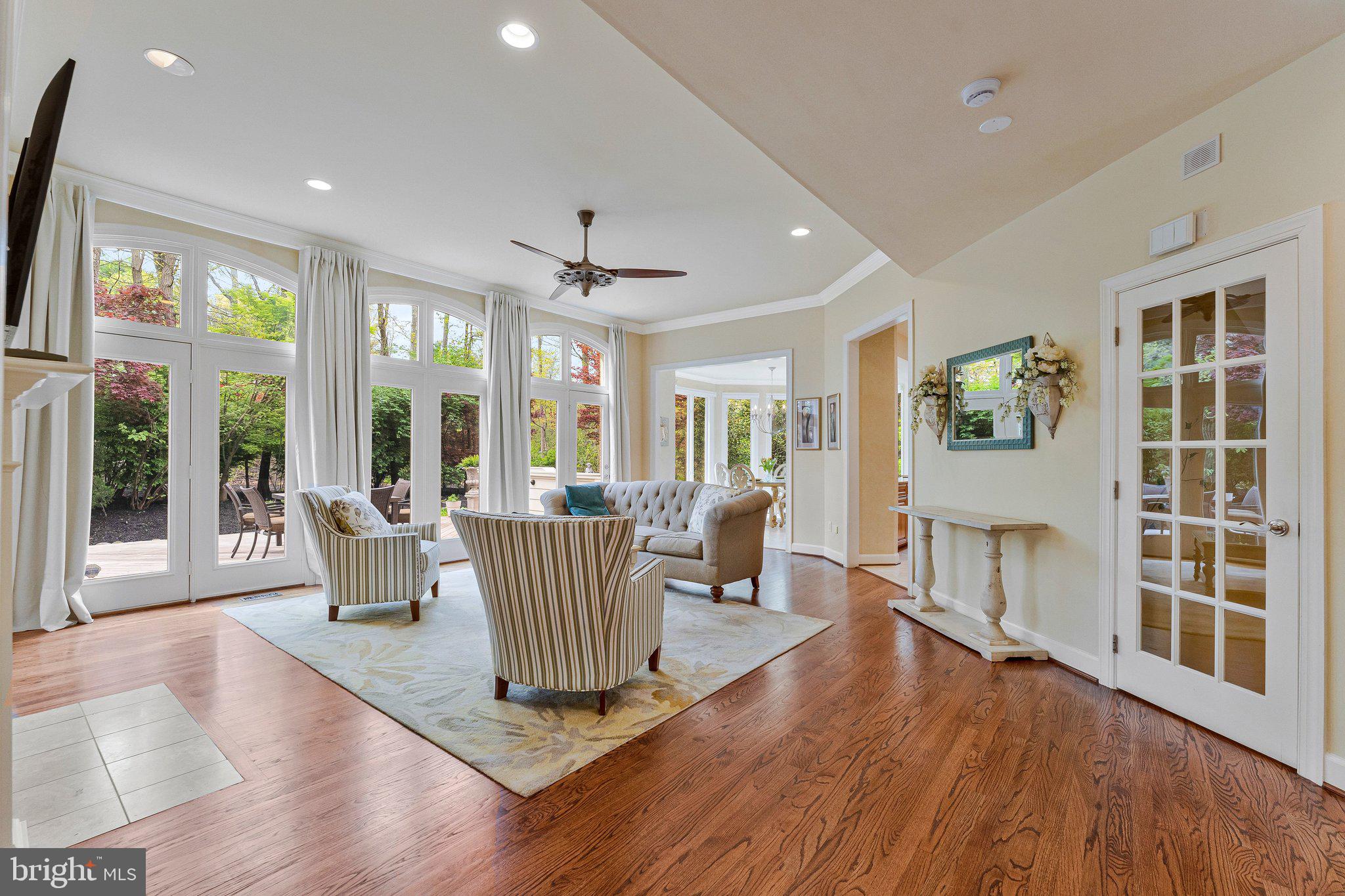 HUNTERS END - Residential