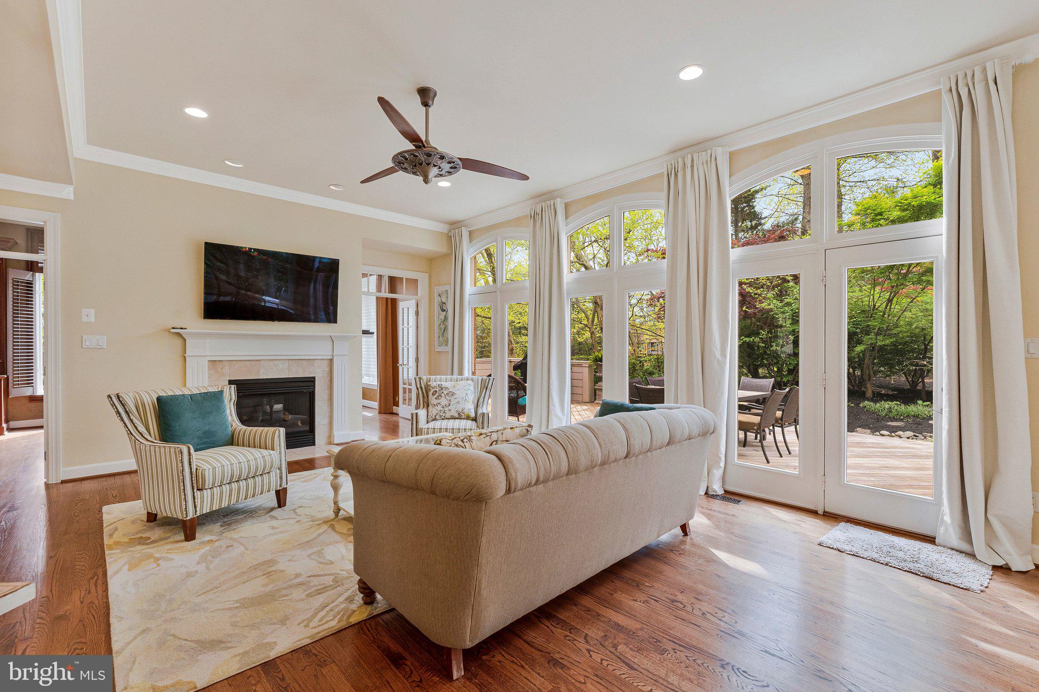 HUNTERS END - Residential