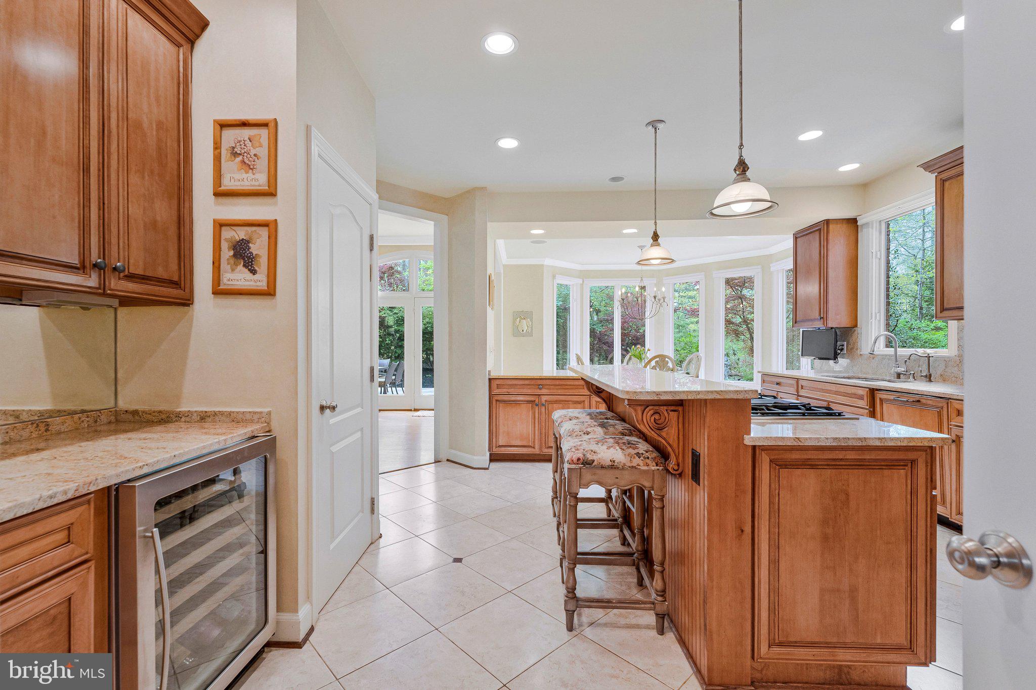 HUNTERS END - Residential