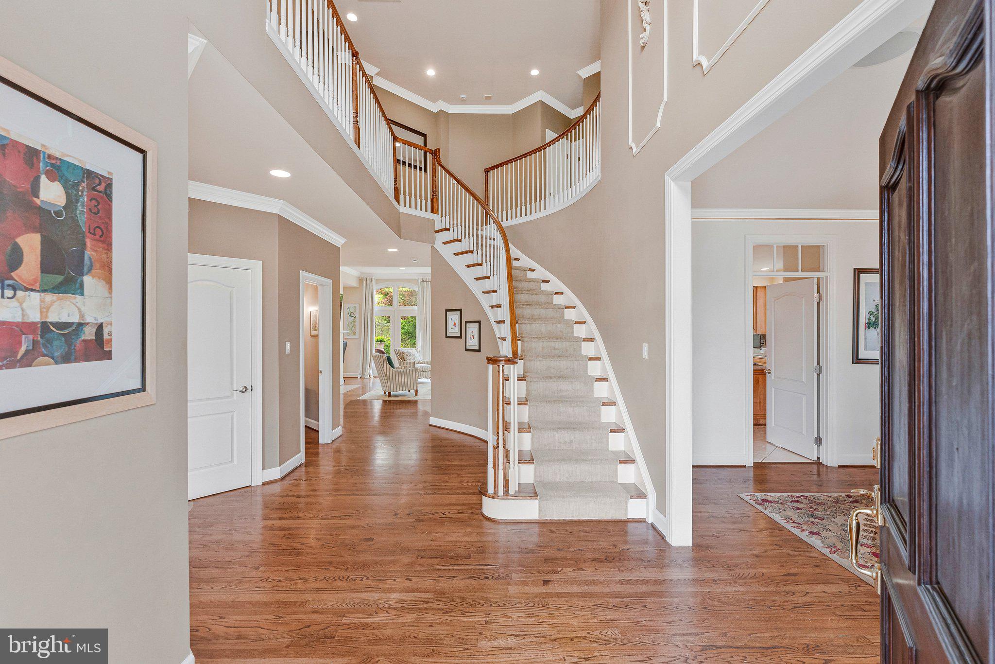 HUNTERS END - Residential