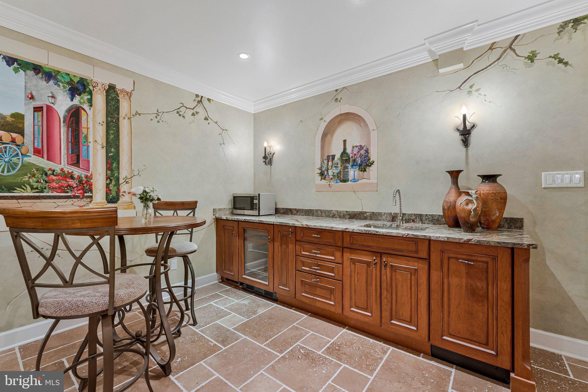 HUNTERS END - Residential