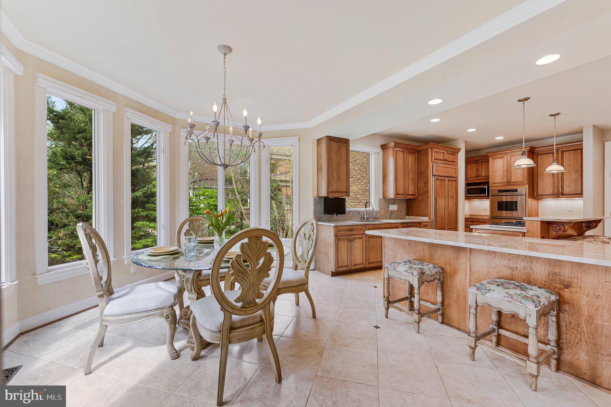 HUNTERS END - Residential