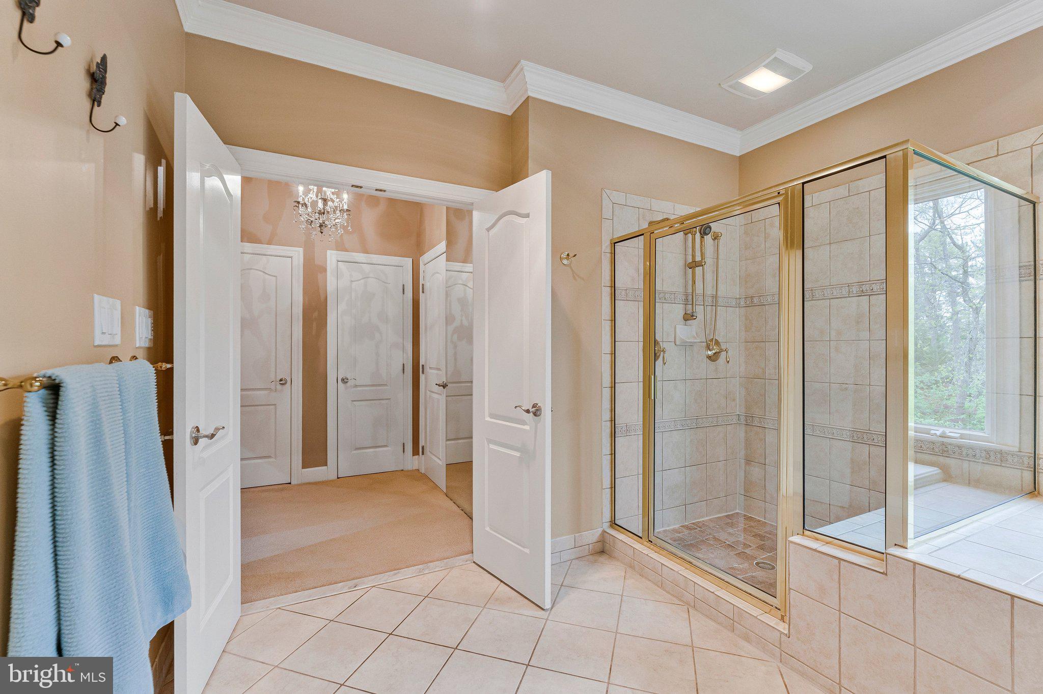 HUNTERS END - Residential