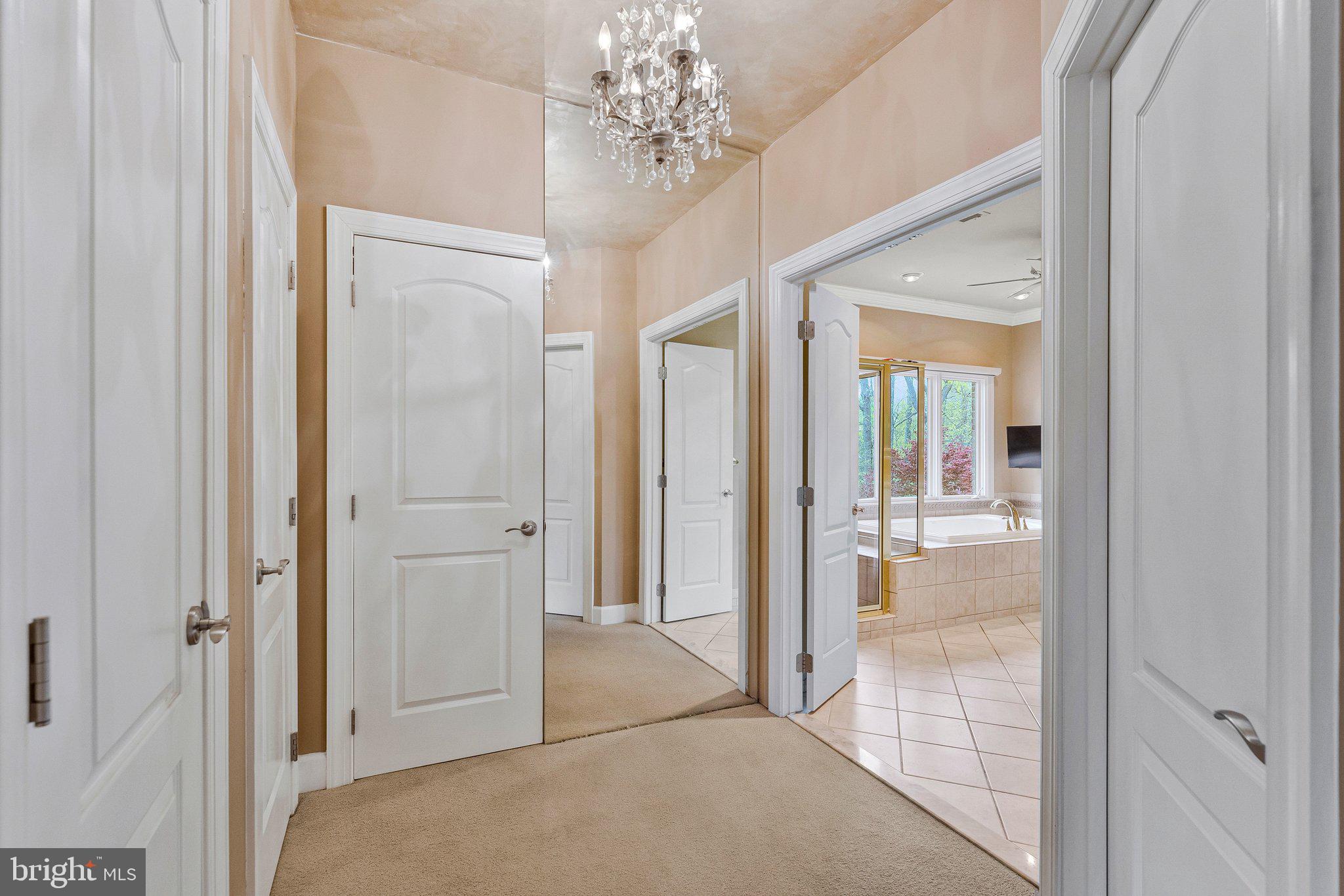 HUNTERS END - Residential