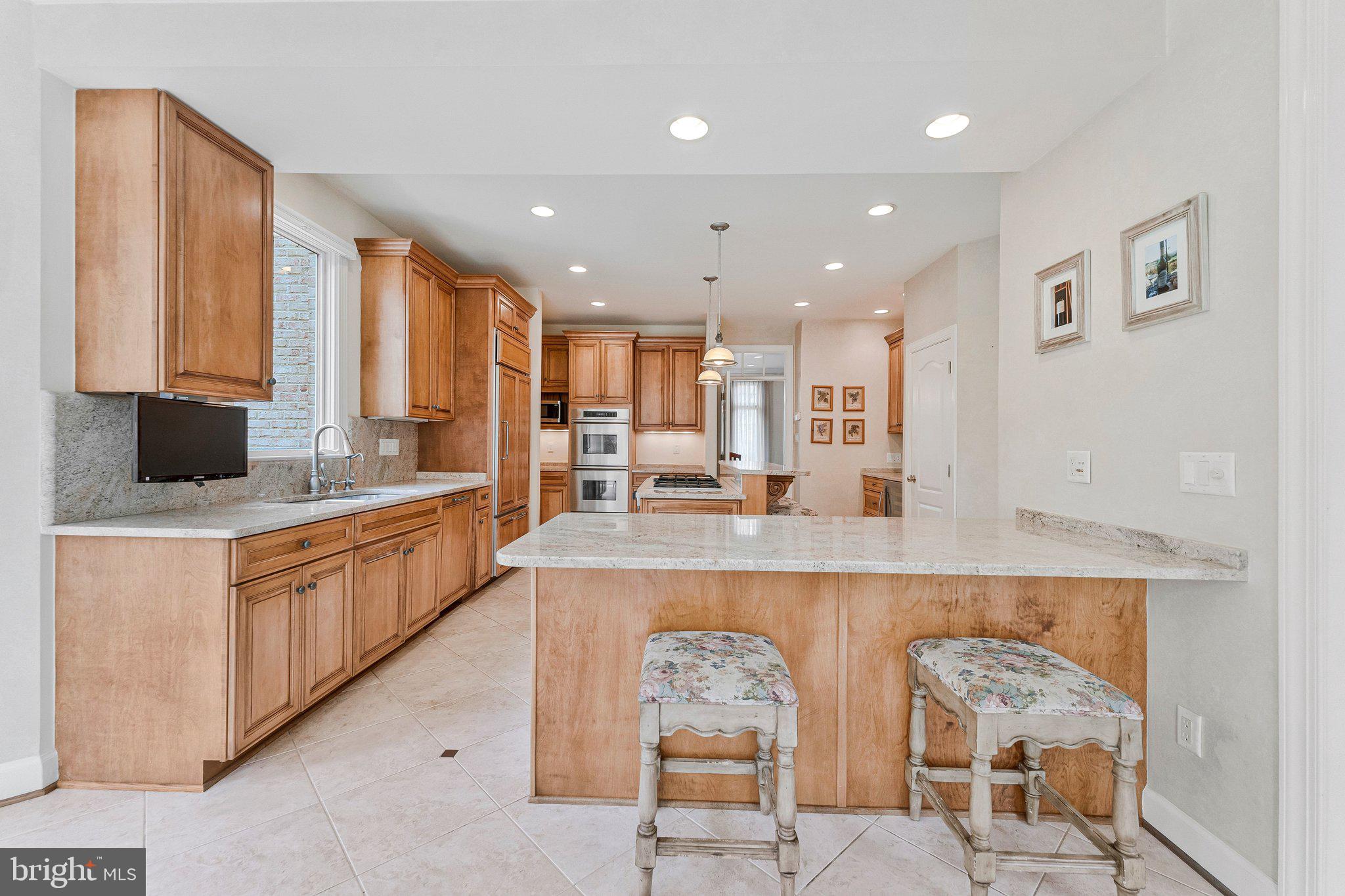 HUNTERS END - Residential