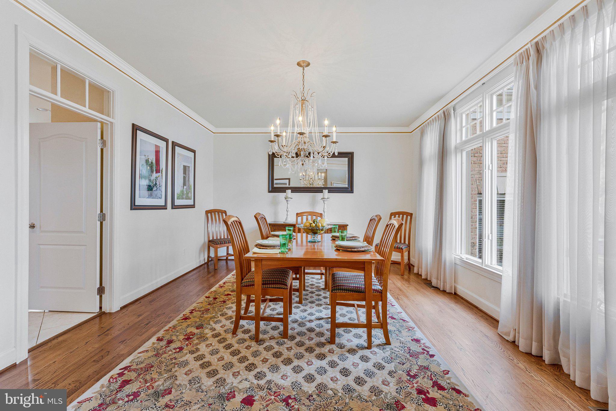 HUNTERS END - Residential